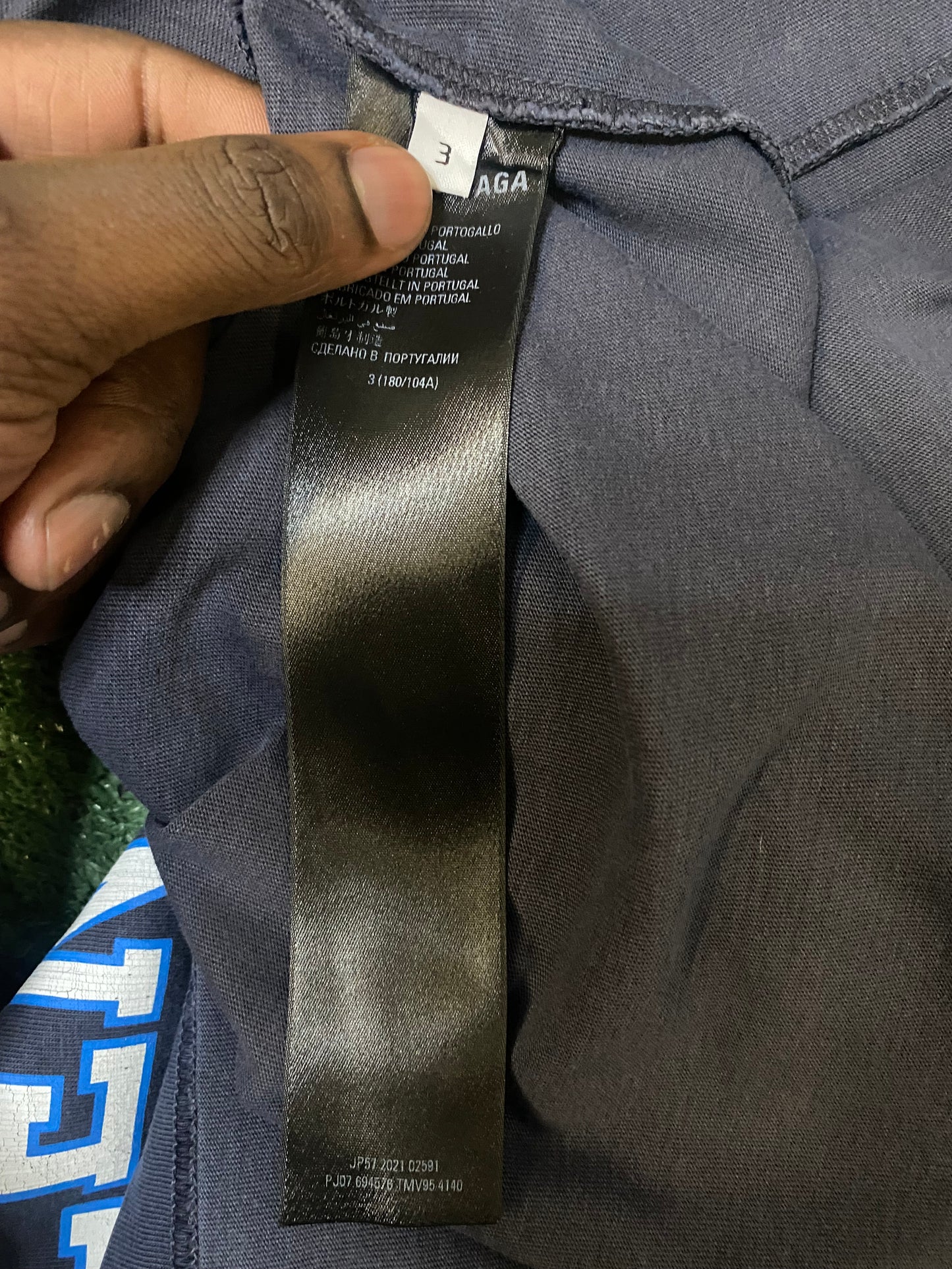 Balenciaga college crest tee