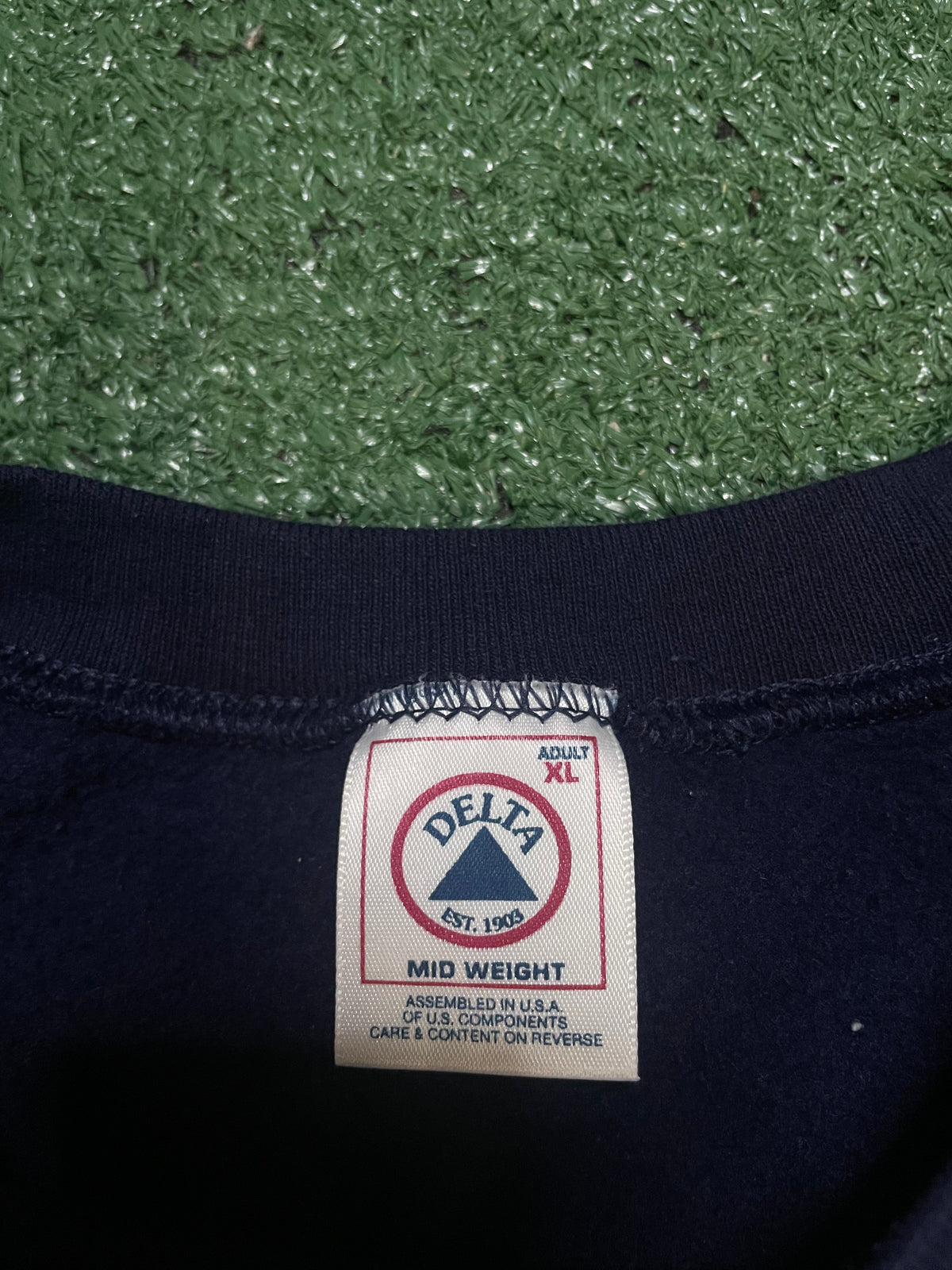 Vintage 1990s Ocean Shores embroidered crewneck