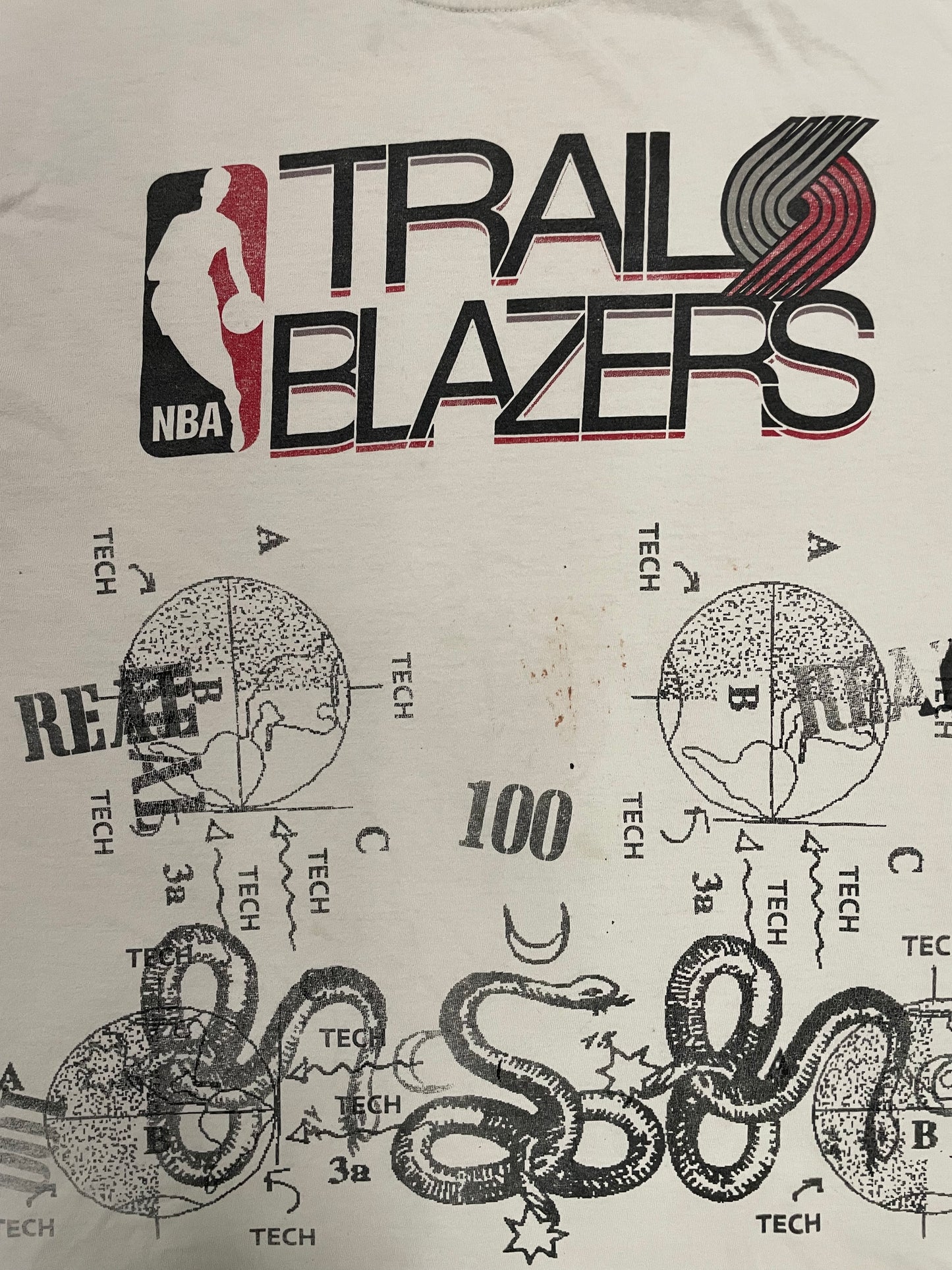 Vintage 1990s Portland NBA TrailBlazers stencil tee