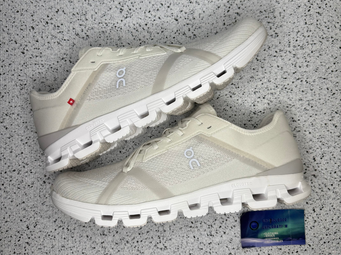 On Running Cloud X 4 AD White Wolf