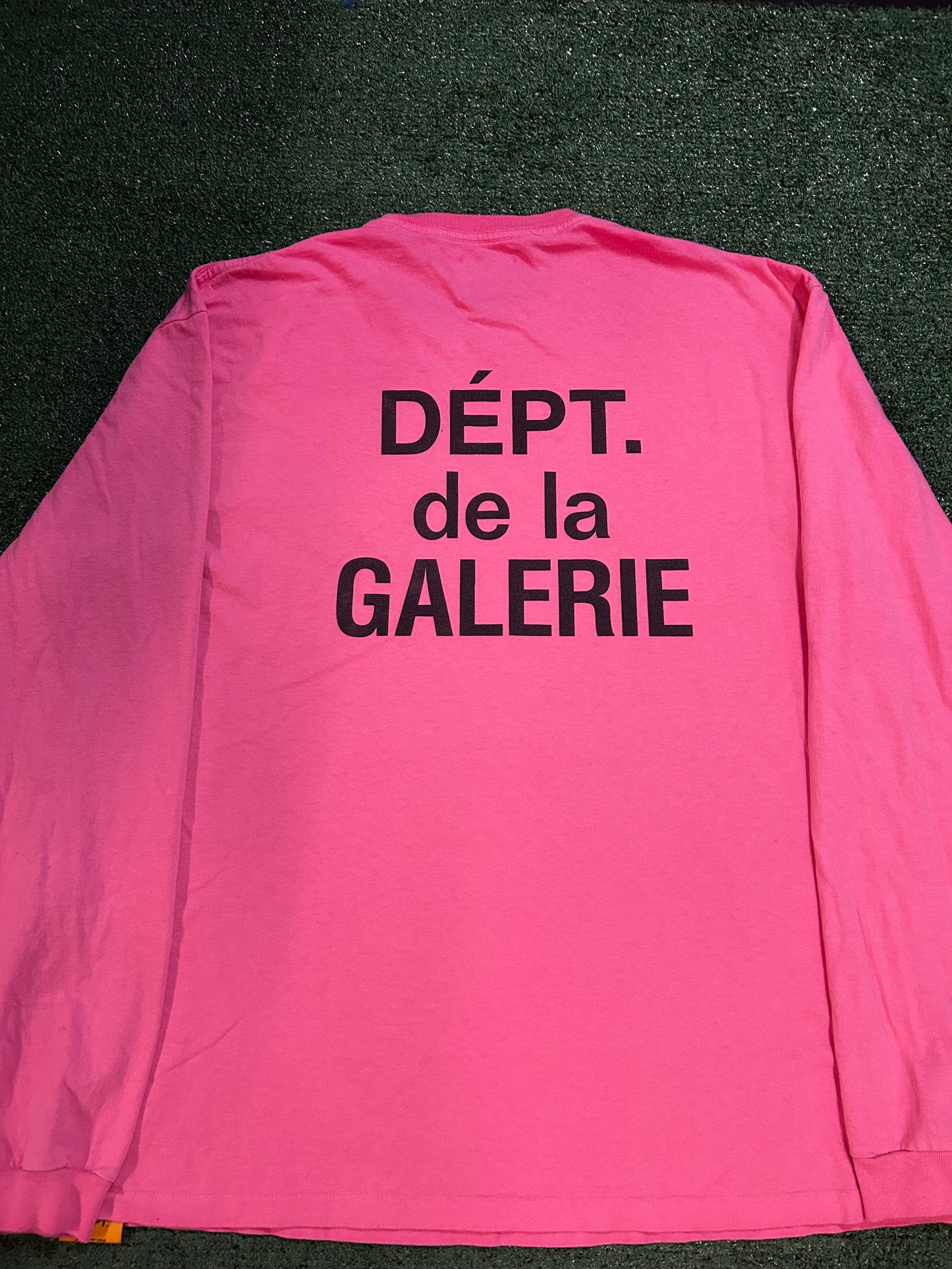 Gallery dept longsleeve pink pocket tee