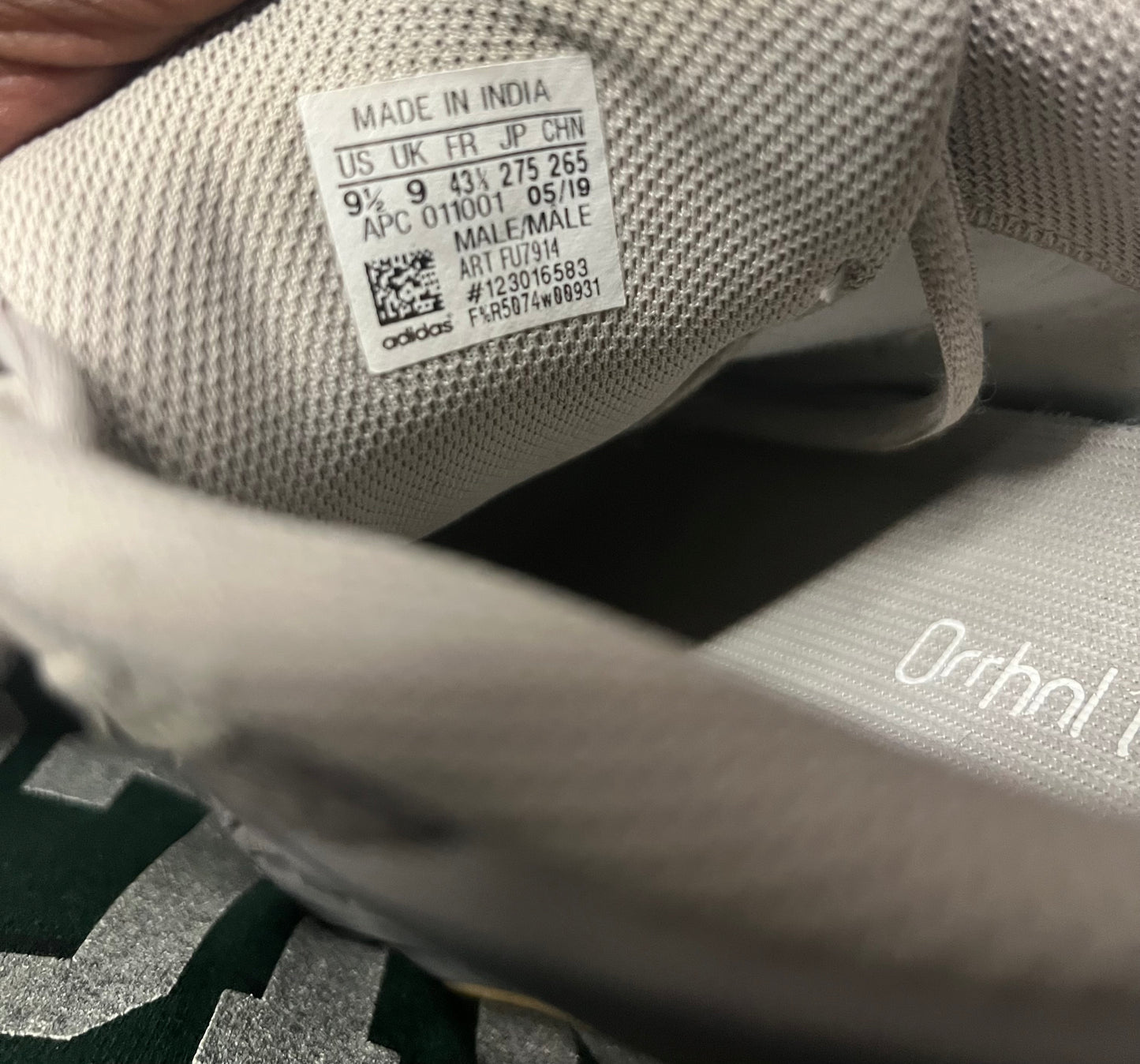 Adidas Yeezy boost 700 v2 tephra size 9.5men/11women