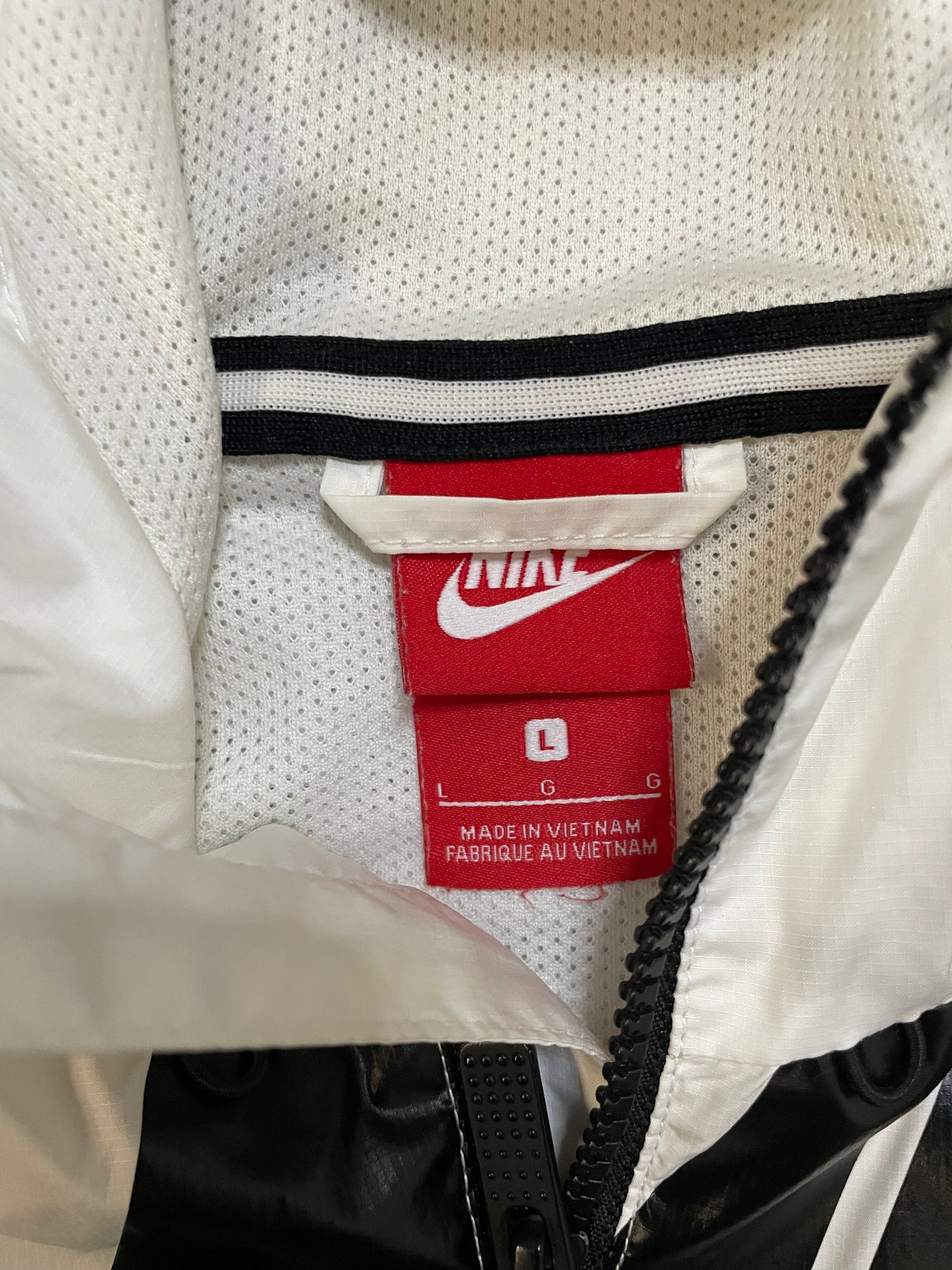 Nike black & white GX1 windbreaker jacket