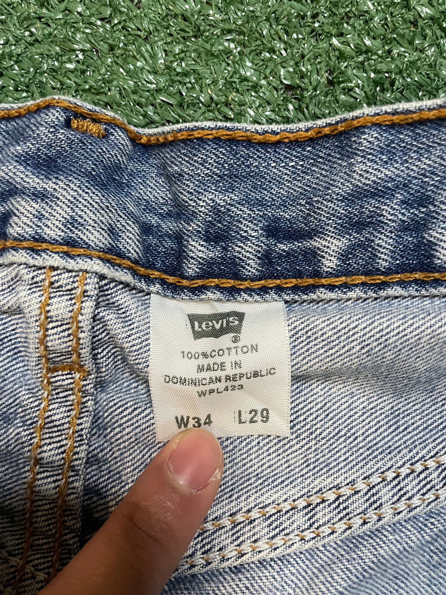Vintage Levi 501 light wash jeans