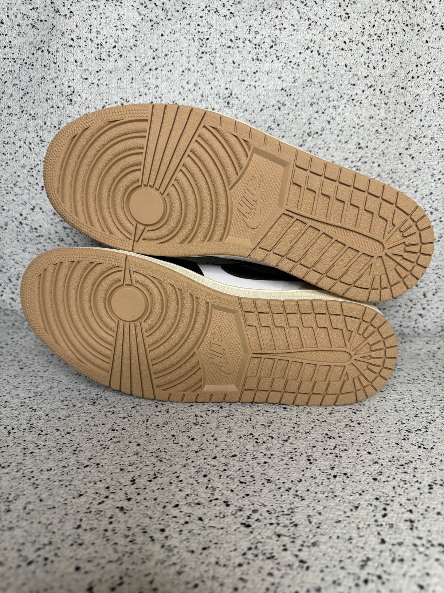 Jordan 1 Latte