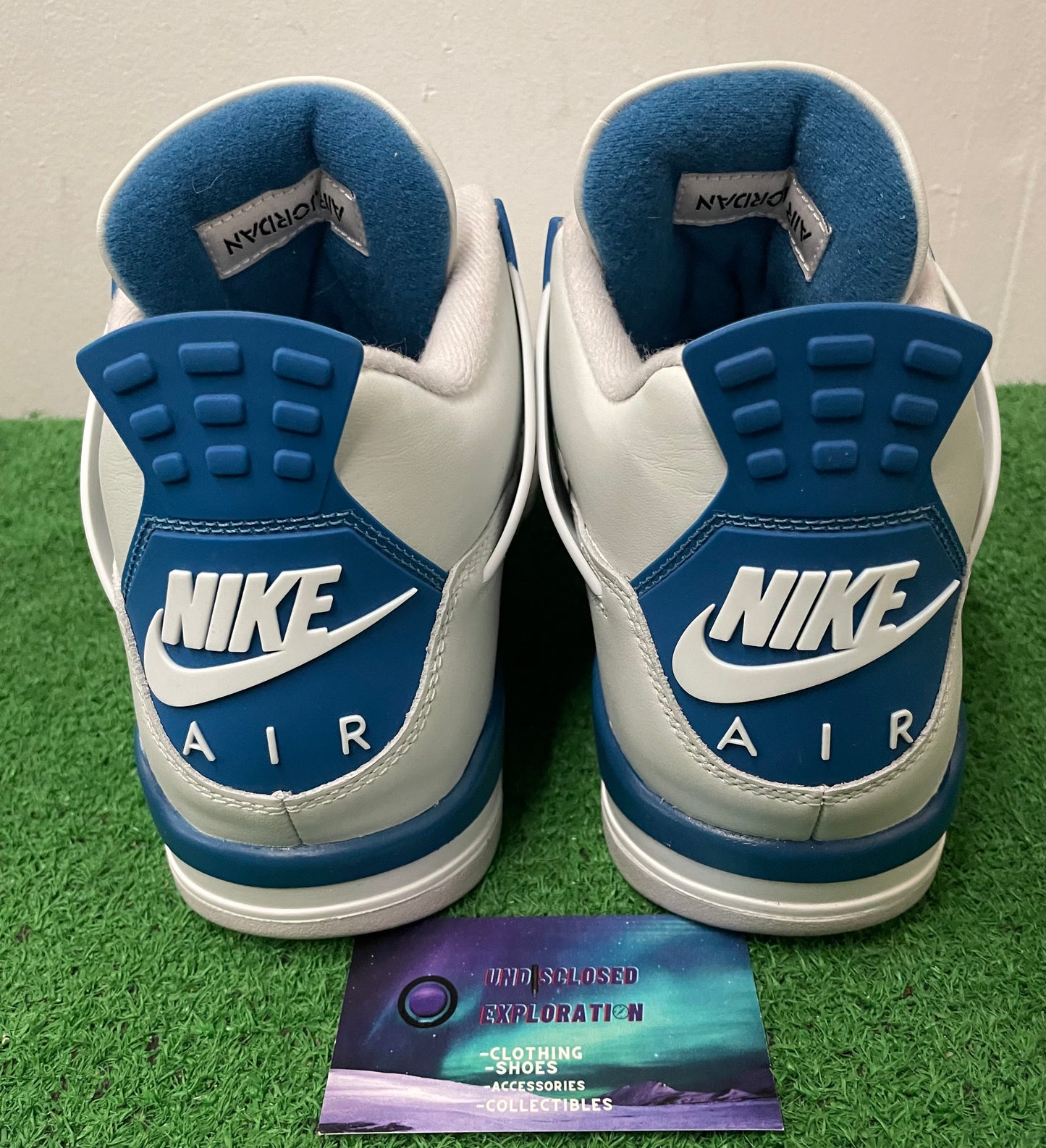 Jordan 4 Military 2024 size 11men/12.5women