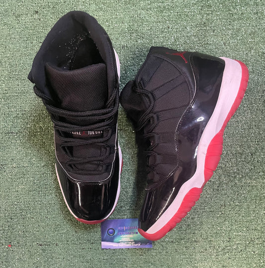 Jordan 11  Bred 2019 size 11men/12.5women
