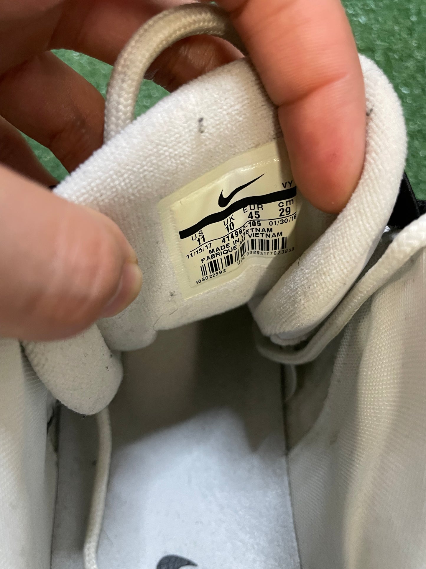 Nike air more uptempo Scottie pippen size 11men/12.5women