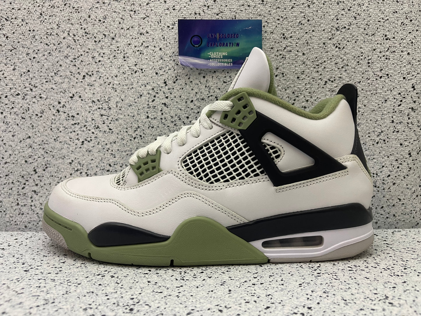 Jordan 4 Seafoam 10 Men/11.5 Women “Preowned”