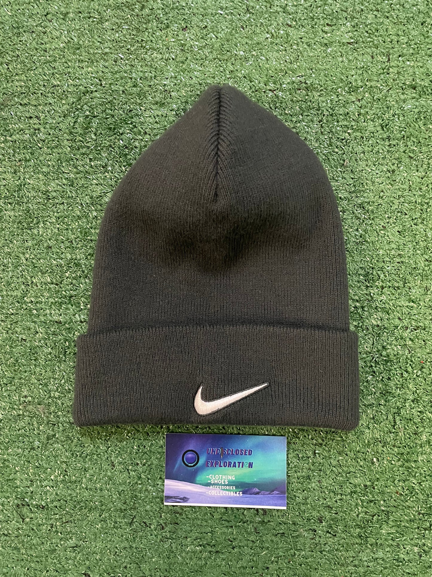Nike center swoosh dark grey beanie