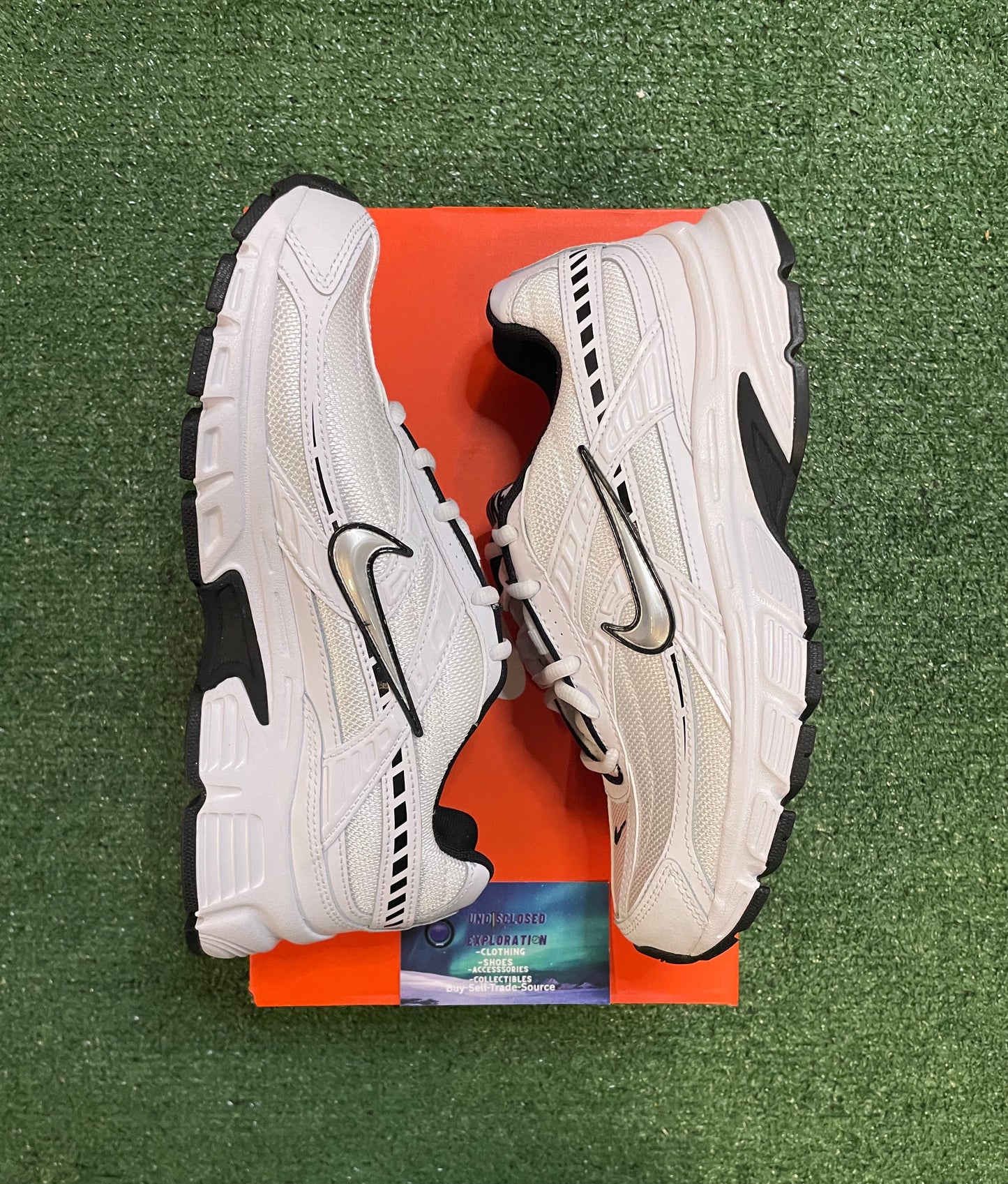 Nike Initiator white metallic silver