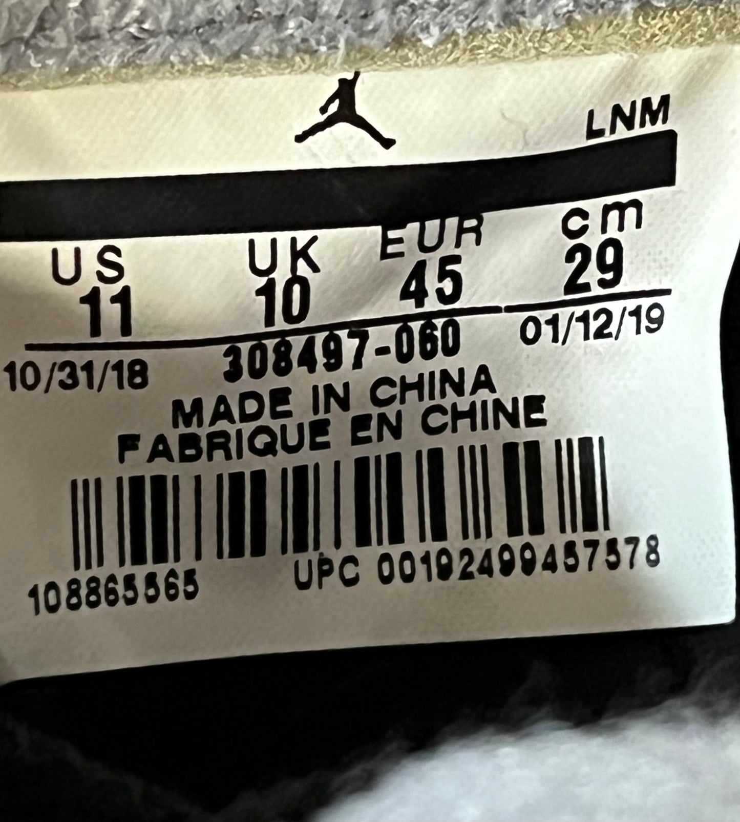 Jordan 4 bred 2019 size 11men/12.5women