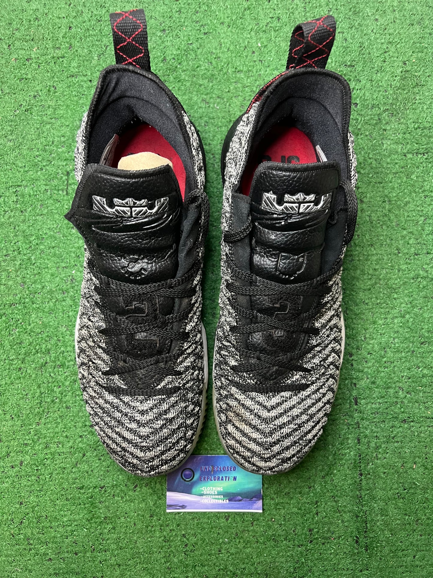 Nike LeBron 16 Oreo size 12men/13.5women