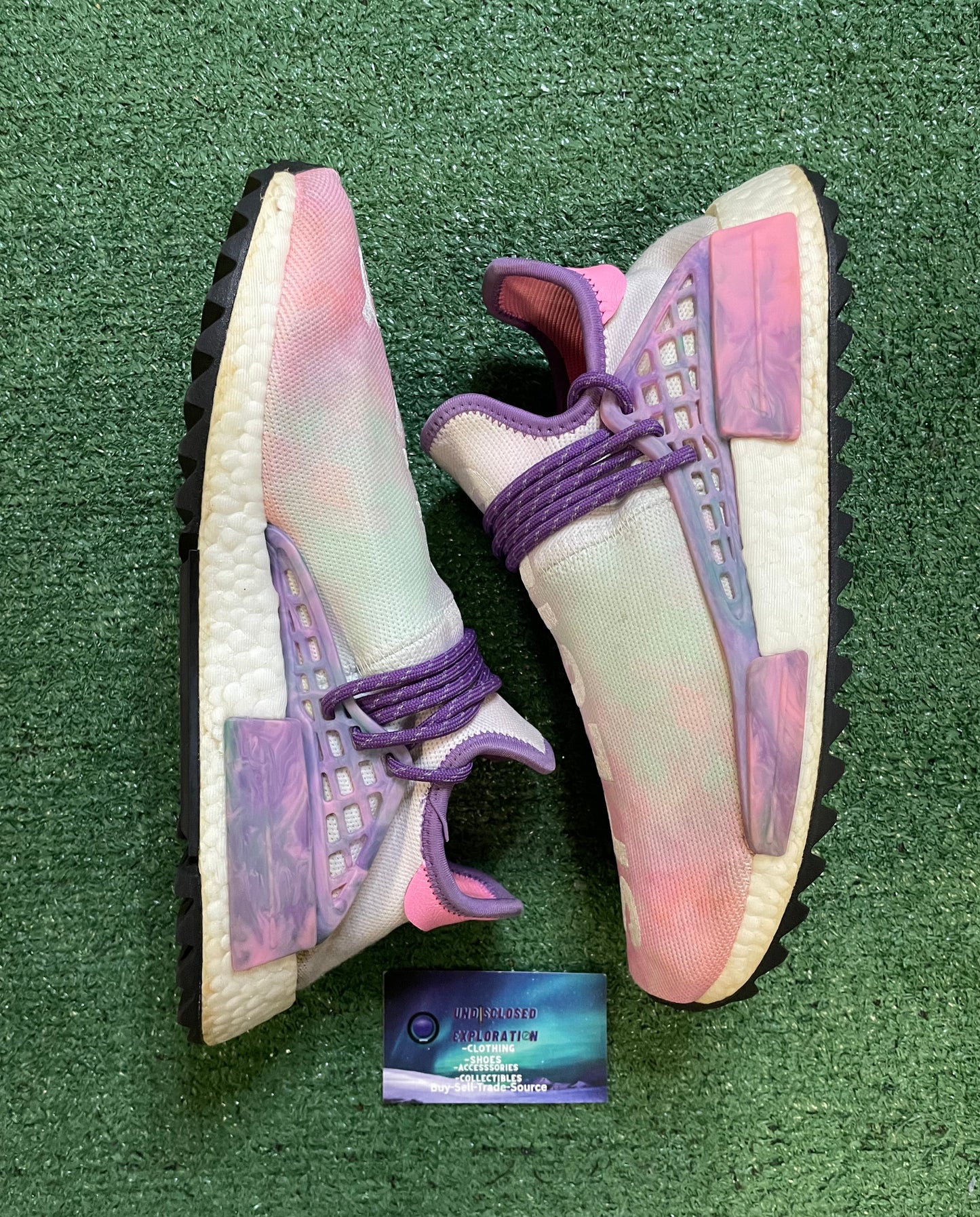 Adidas human race Holi Festival size 9men/10.5women