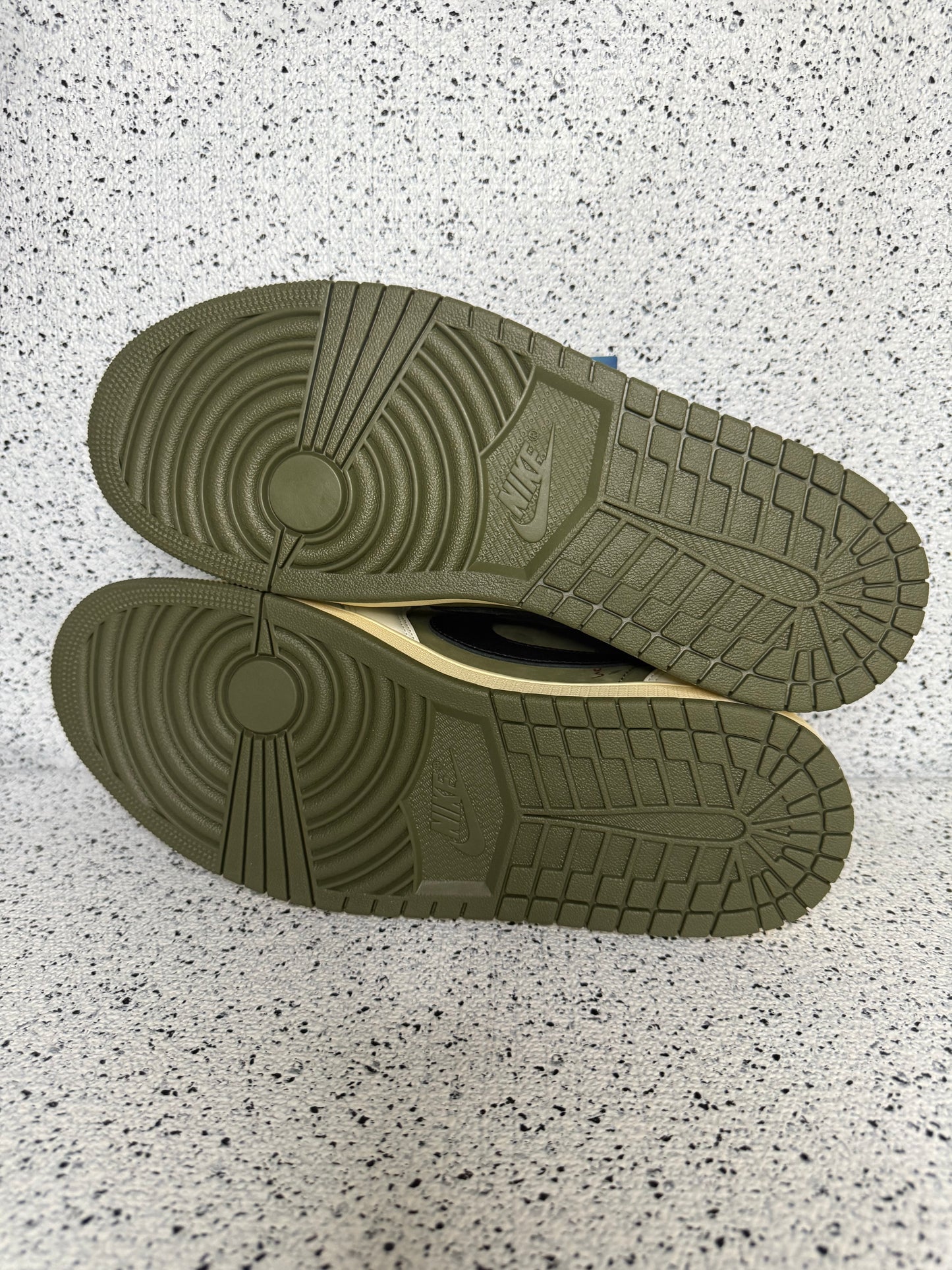 Jordan 1 Low Travis Scott Medium Olive