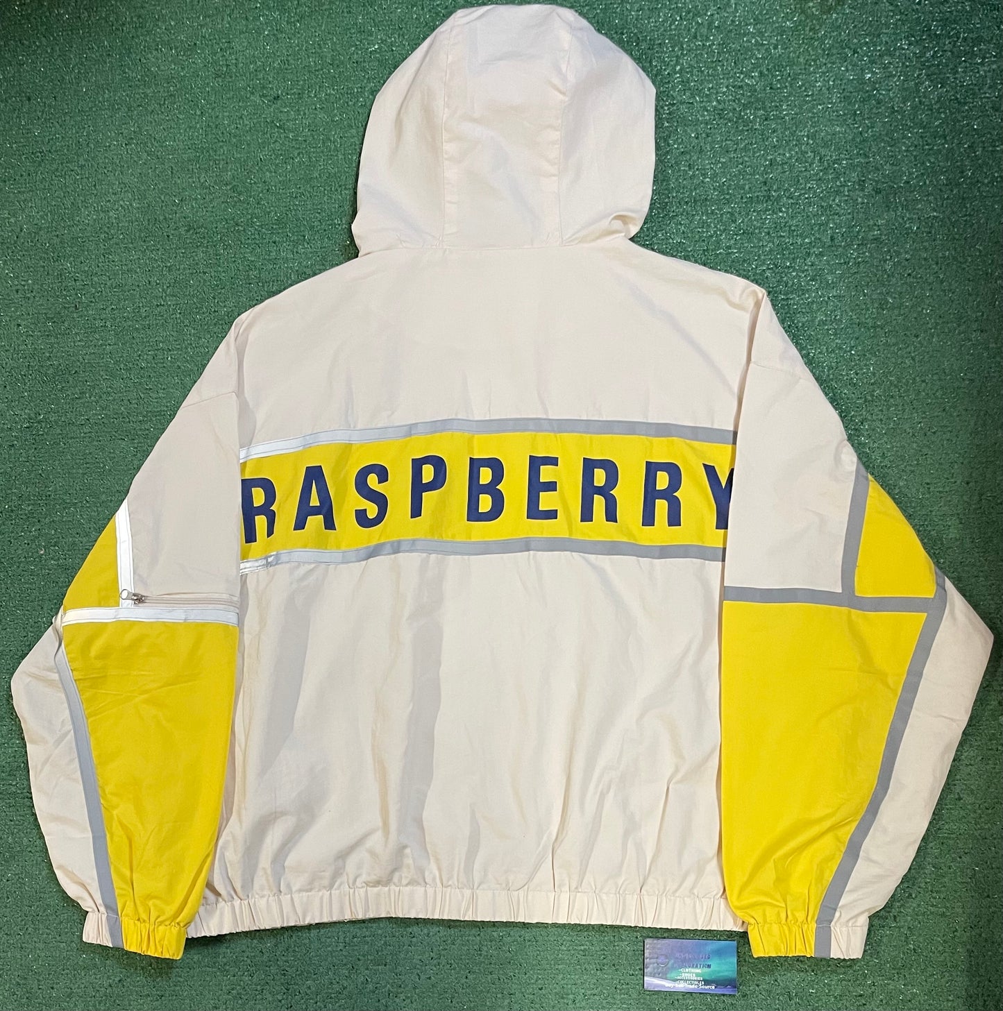 Gv Gallery Raspberry Hills cream and yellow windbreaker