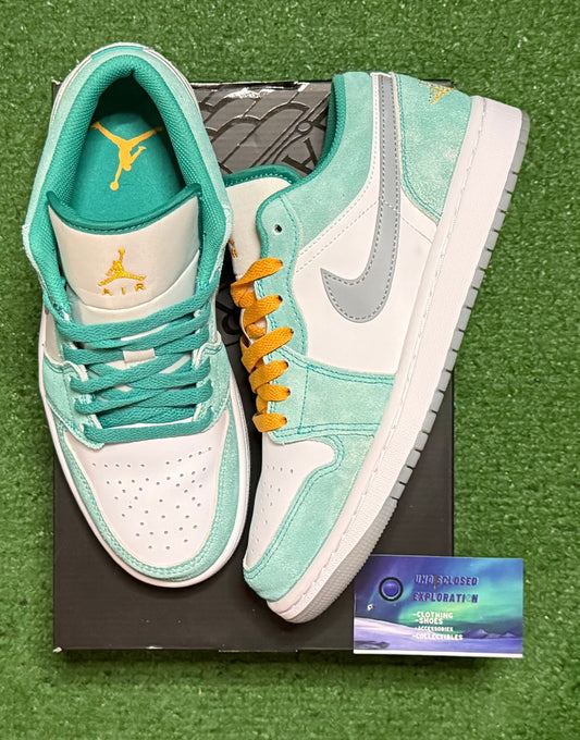 Jordan 1 Low New Emerald 7 Youth/8.5women “Preowned”