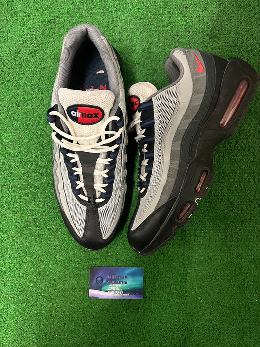 Air max 95 smoke grey size 11.5men/13women