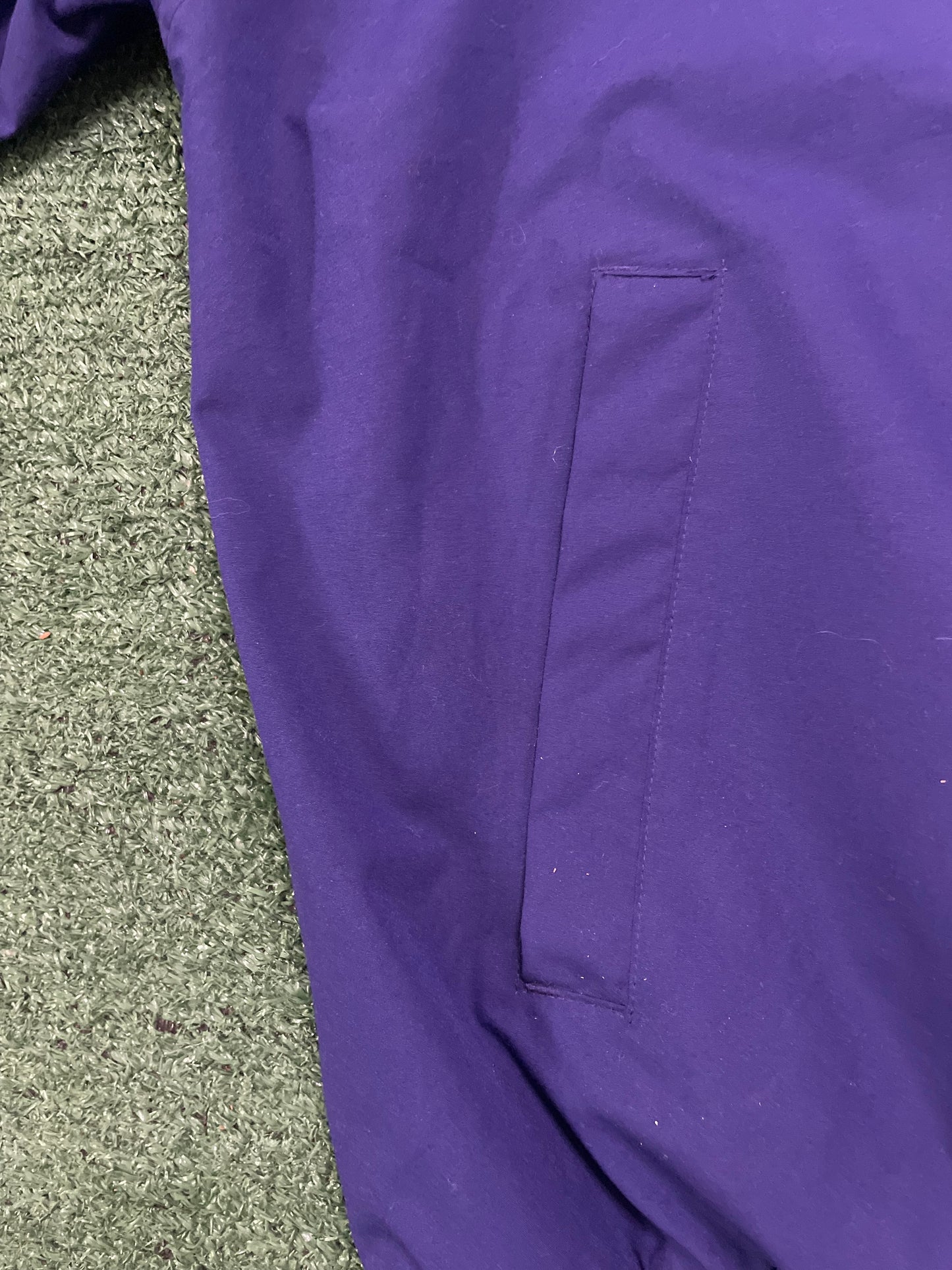Vintage 1990s UW University of Washington Nike center swoosh crewneck