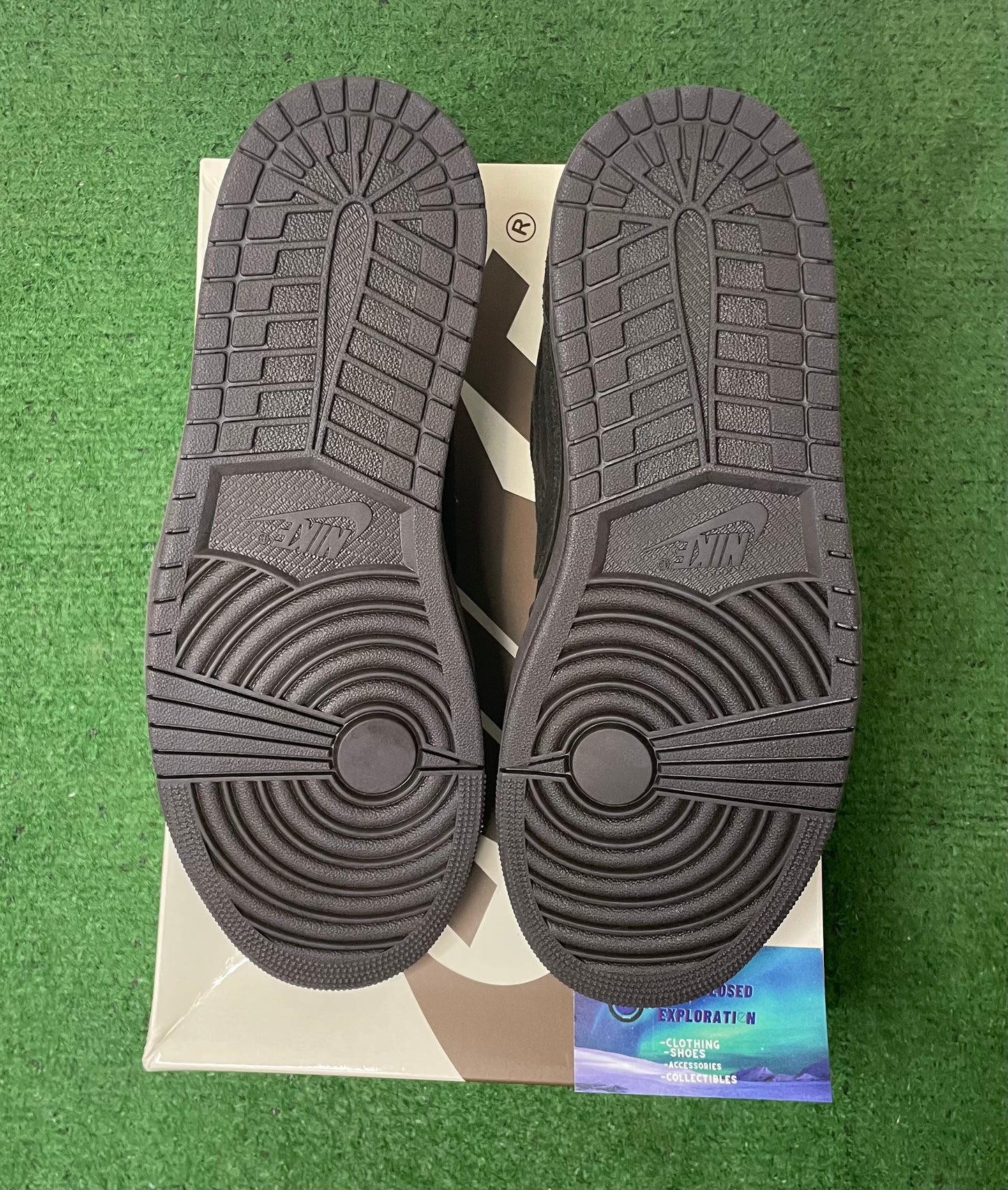 Jordan 1 low Travis Scott Velvet