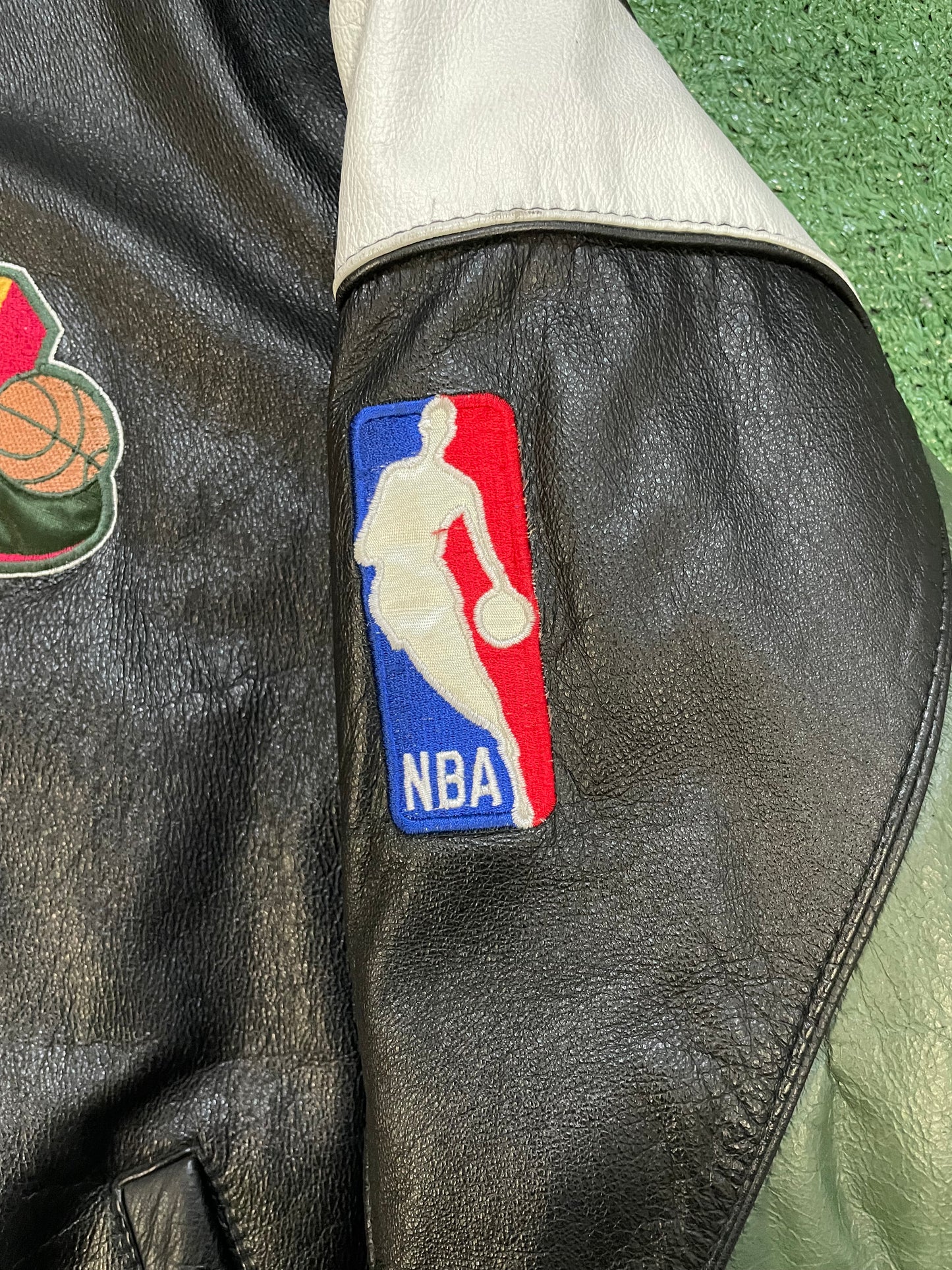 Vintage 1990s Seattle Sonics Pro player Leather Jacket