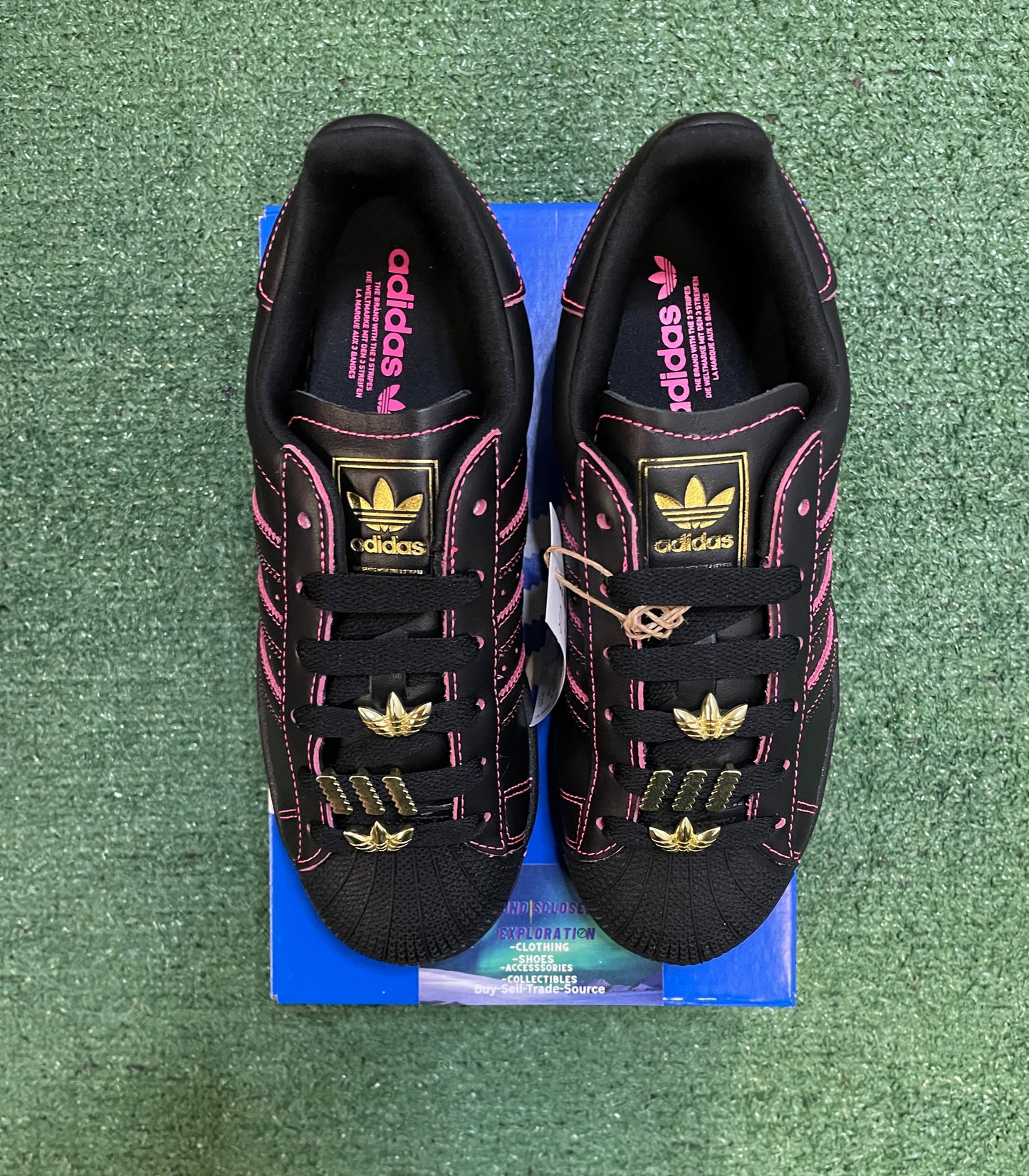 Adidas Superstar black and pink