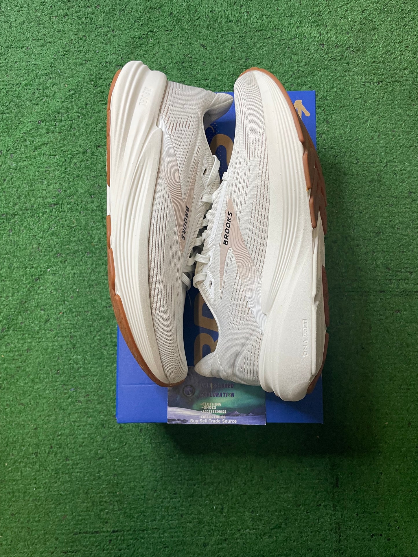 Brooks revel 8 chateau grey