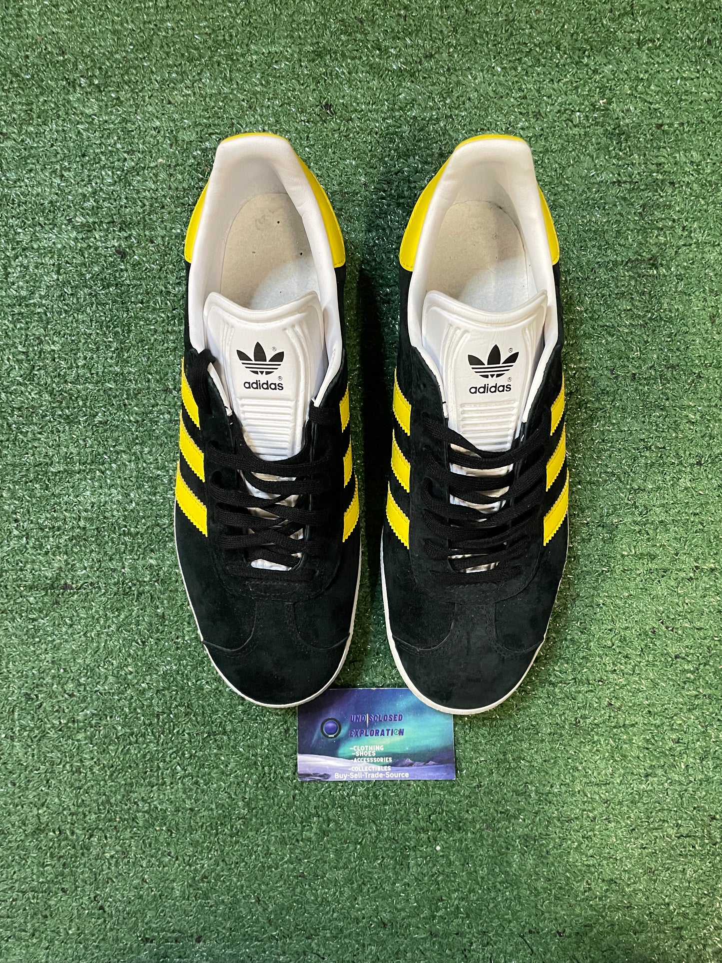 Adidas gazelle black impact yellow size 9.5men/11women