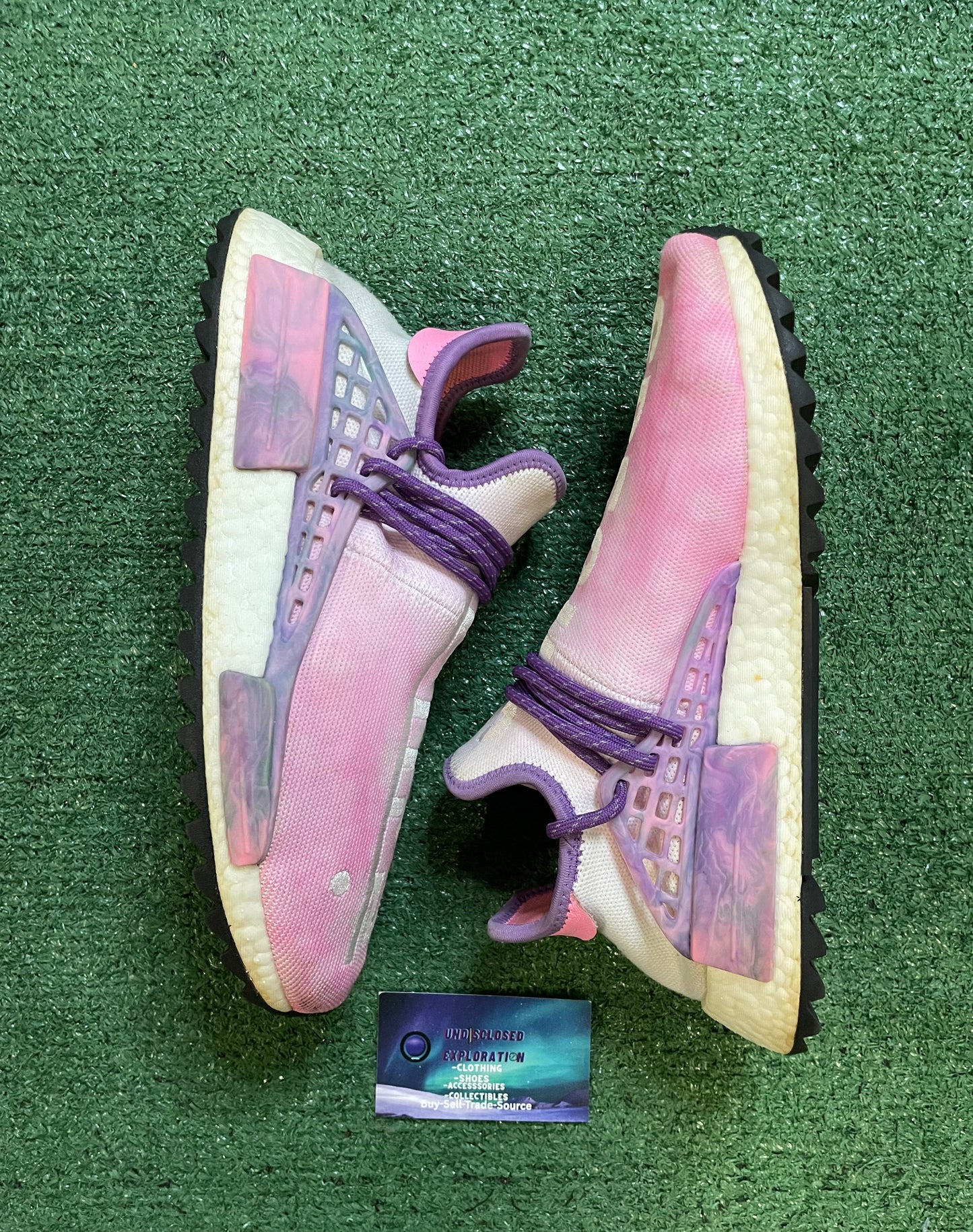 Adidas human race Holi Festival size 9men/10.5women