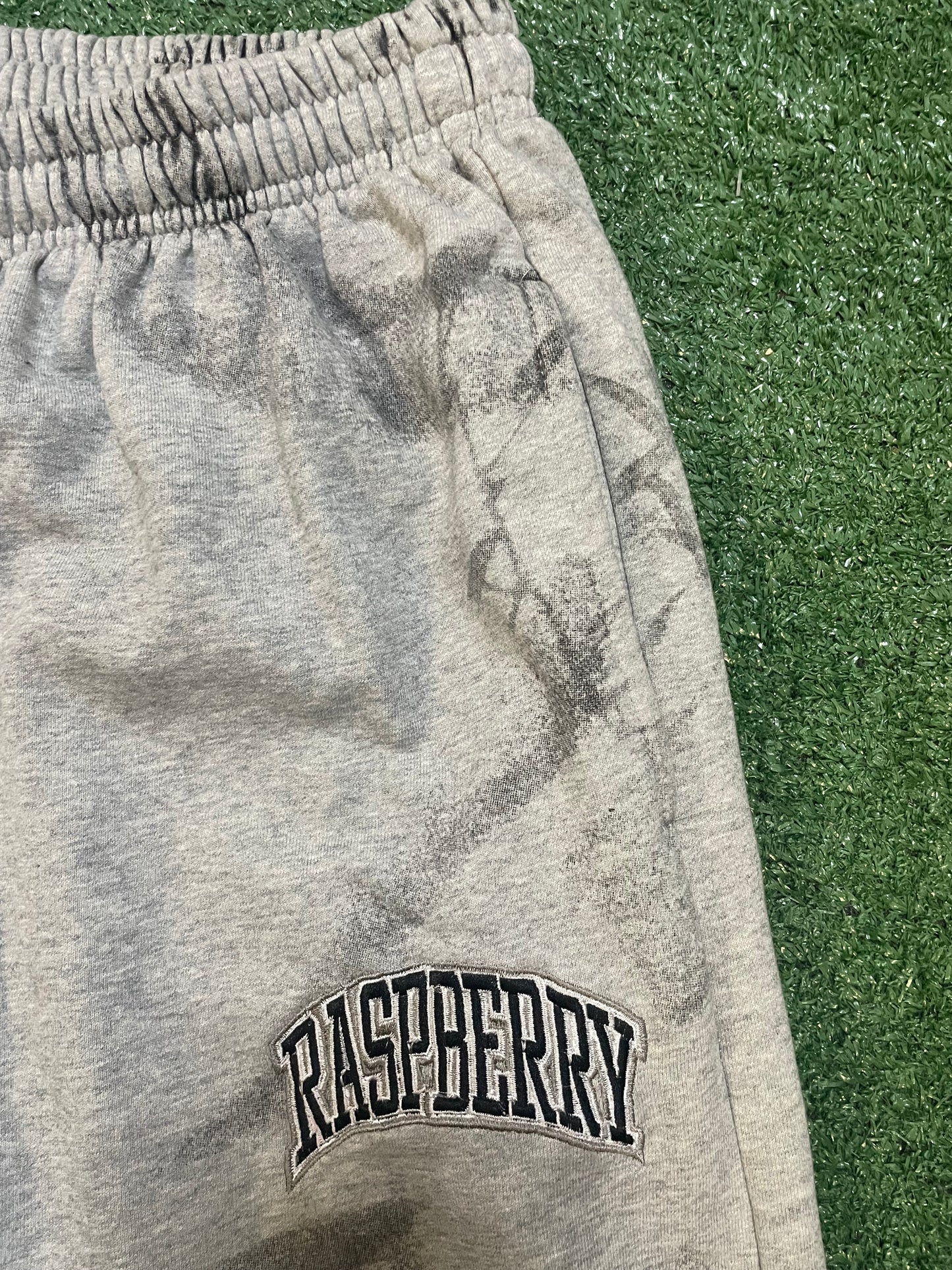 Gv gallery Raspberry graffiti sweatpants