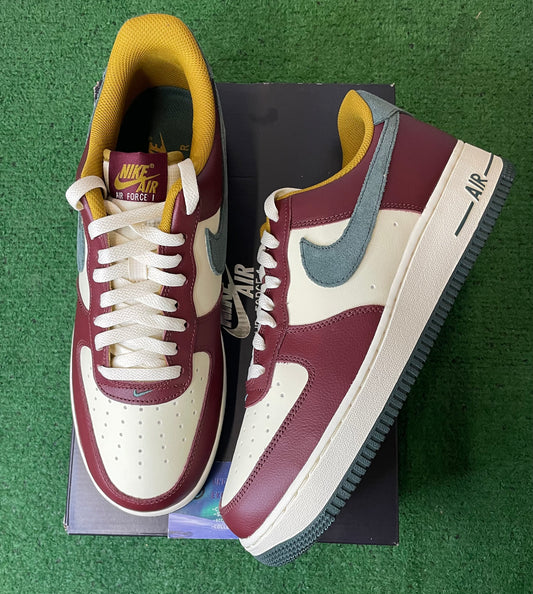 Nike Air Force 1 dark team red vintage green