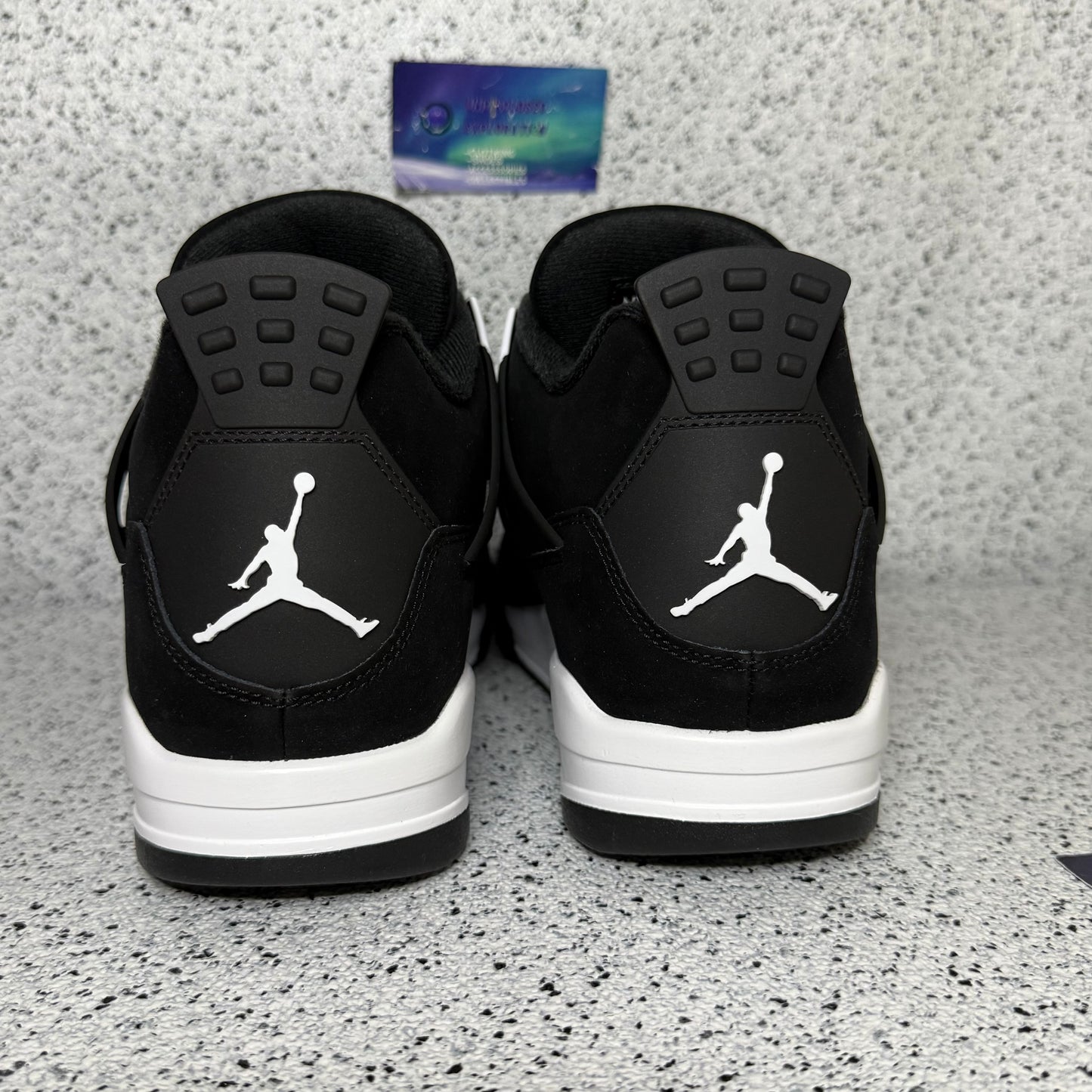 Jordan 4 White Thunder