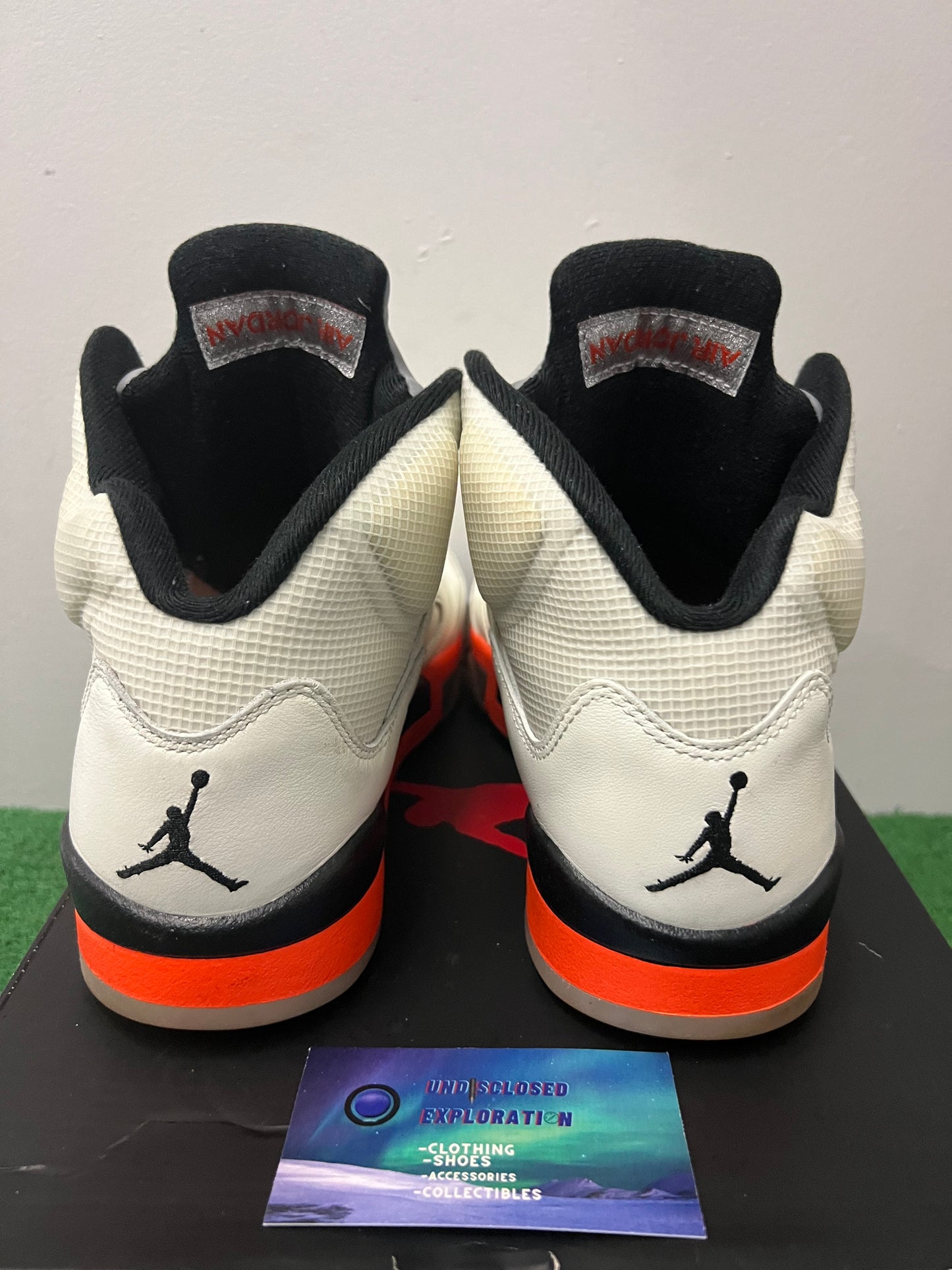 Jordan 5 shattered backboard size 9men/10.5women