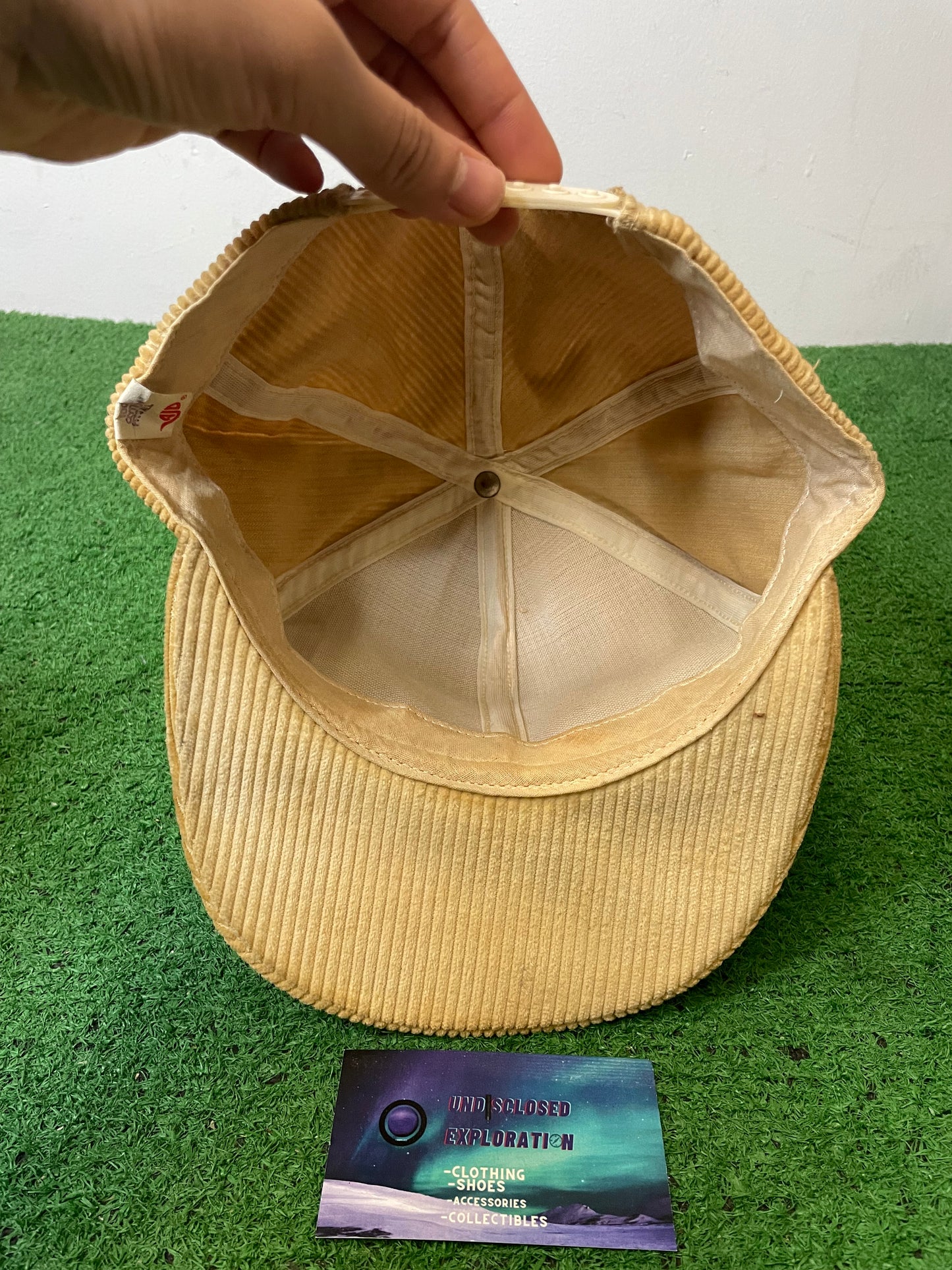 Vintage 1990s Los Angeles Lakers corduroy NBA hat
