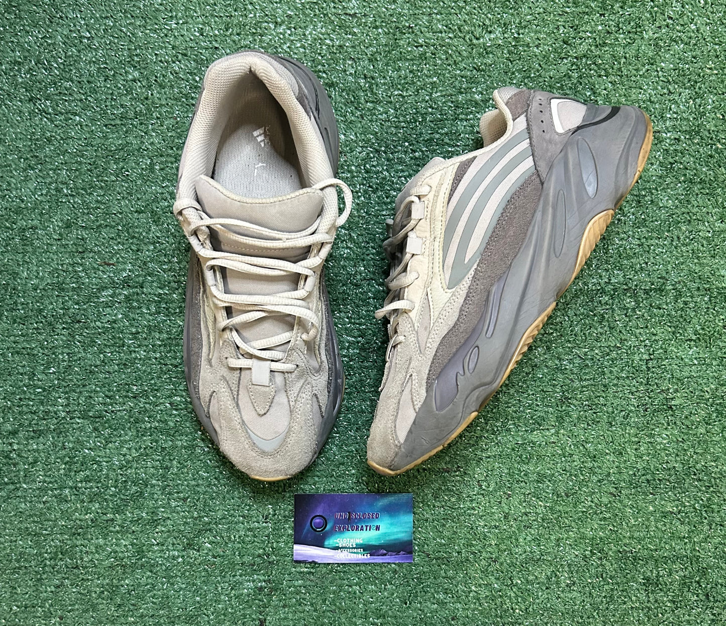Adidas Yeezy boost 700 v2 tephra size 9.5men/11women
