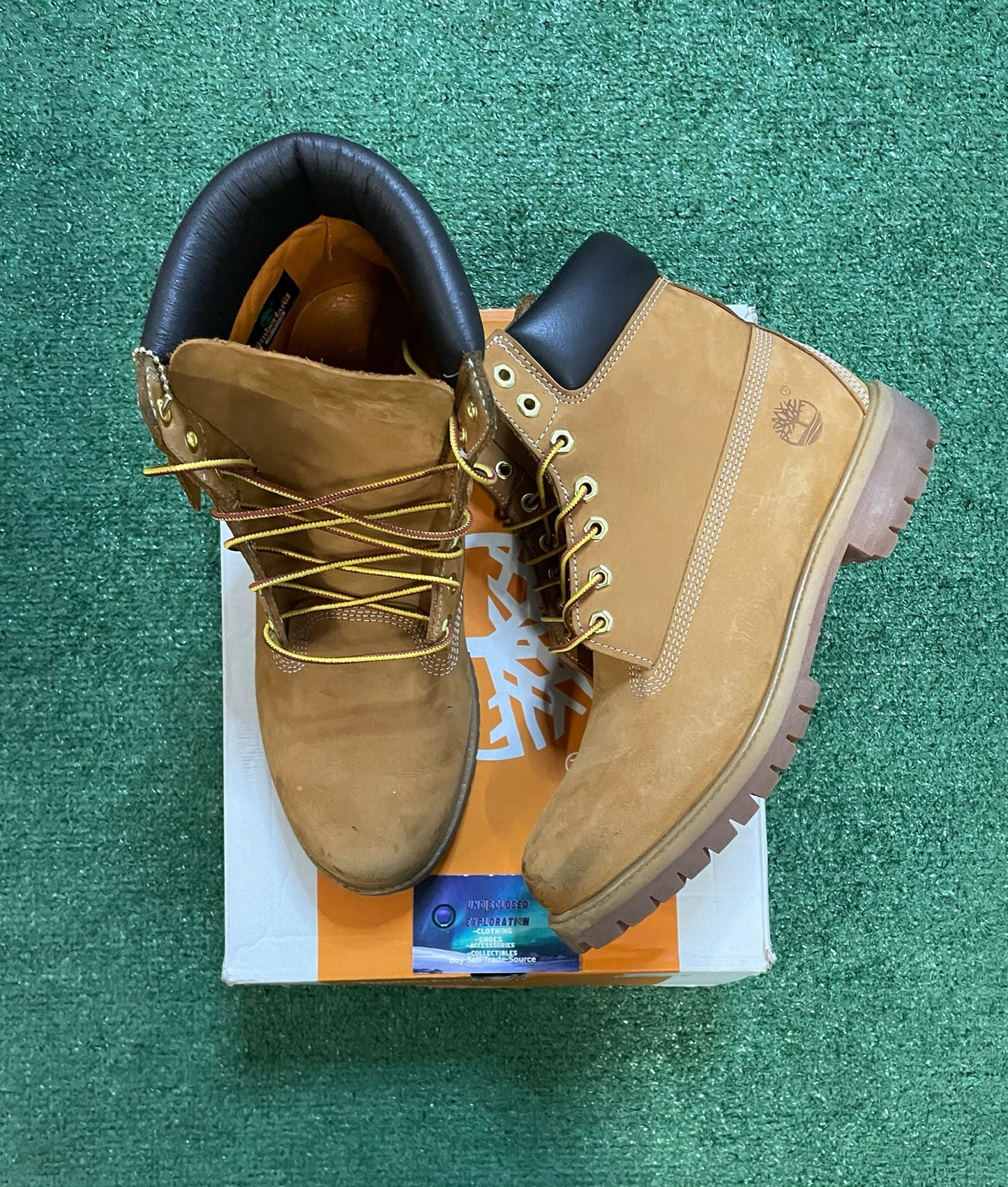 Timberland 6 inch wheat boot size 11men/12.5women