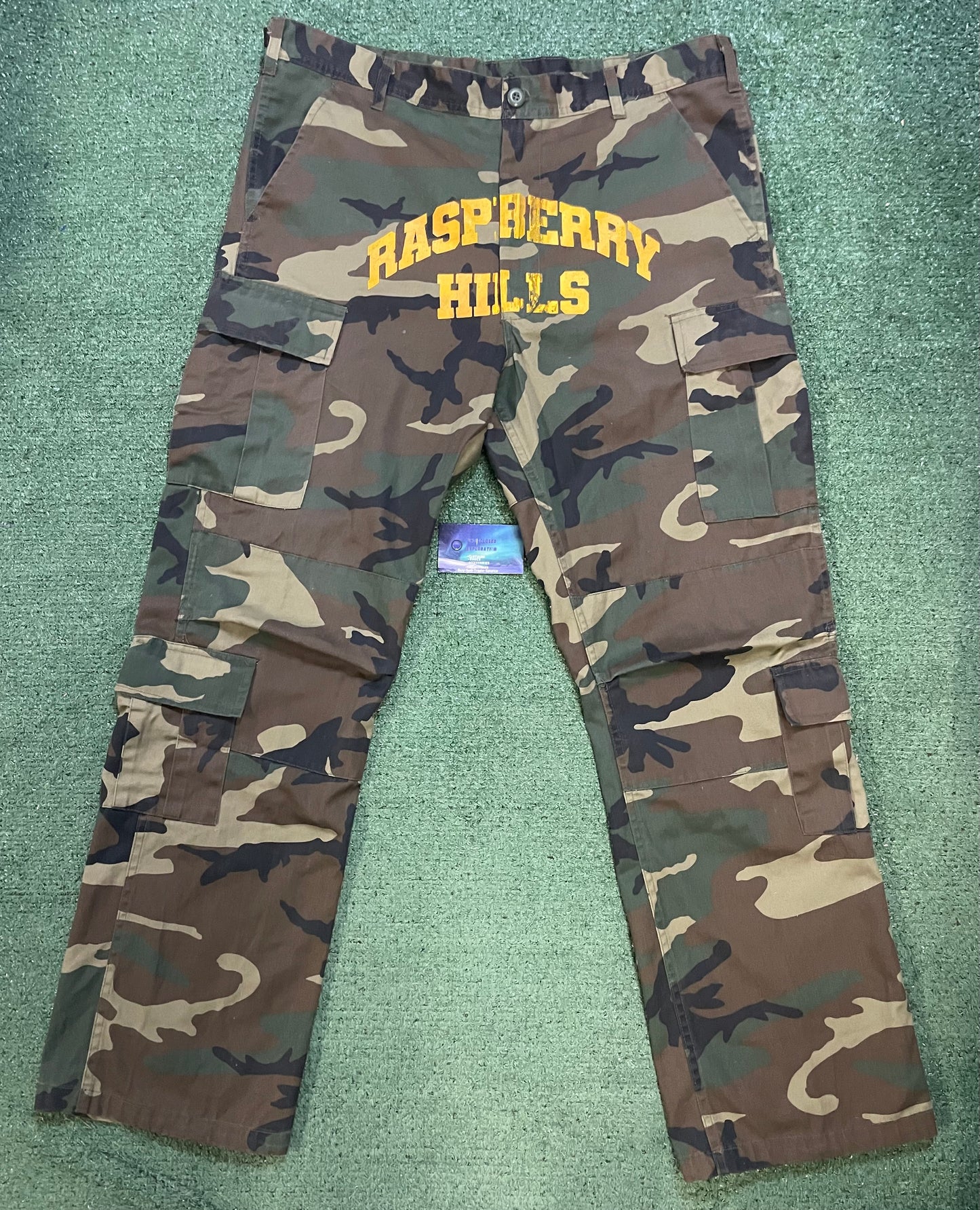 GV Raspberry Hills Camo cargo pants
