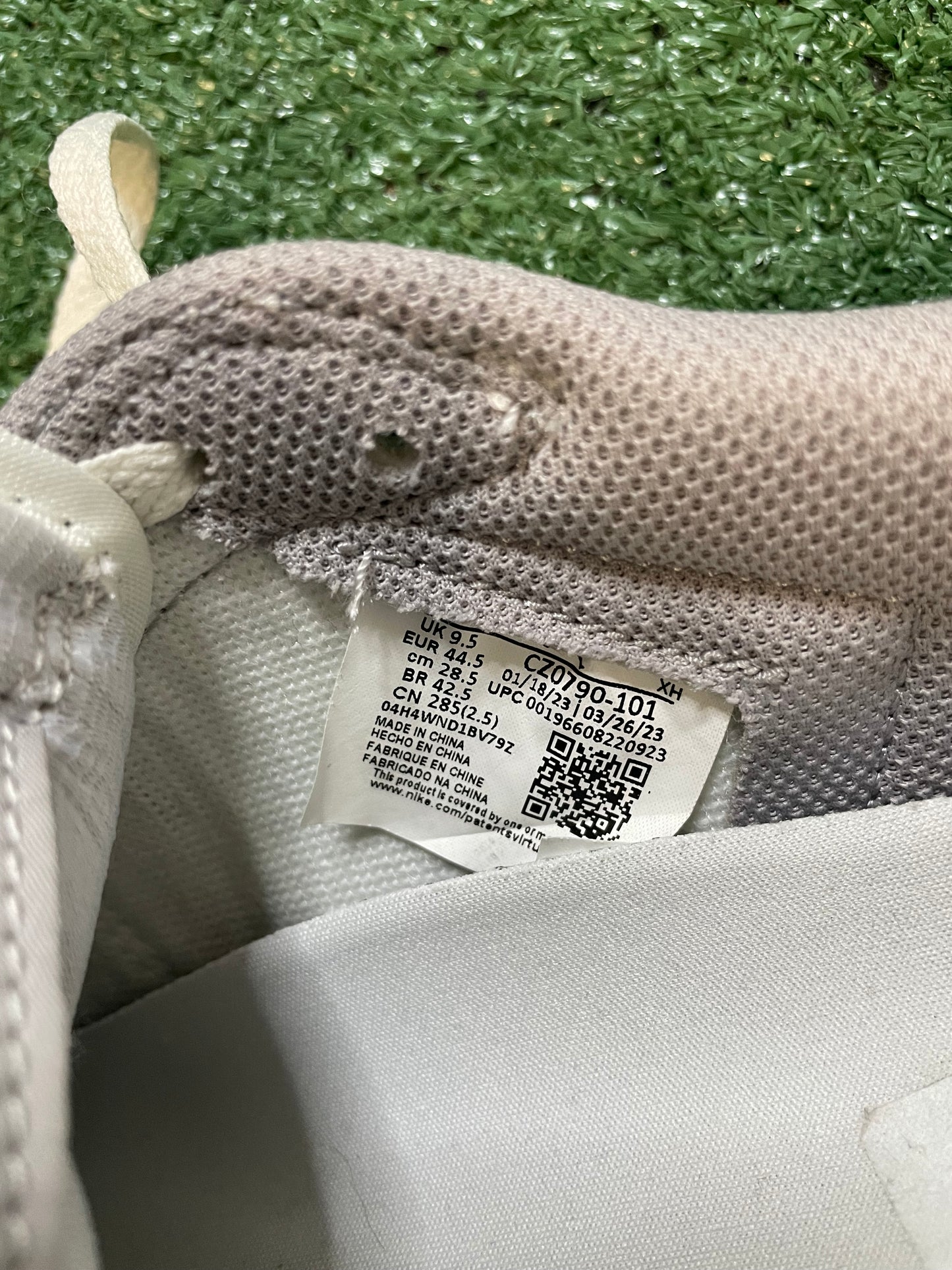 Air Jordan 1 Low atmosphere grey size 10.5men/12women