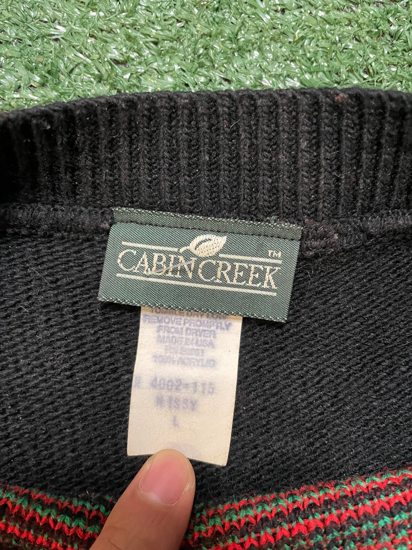 Vintage Cabin Creek wreath knit crewneck