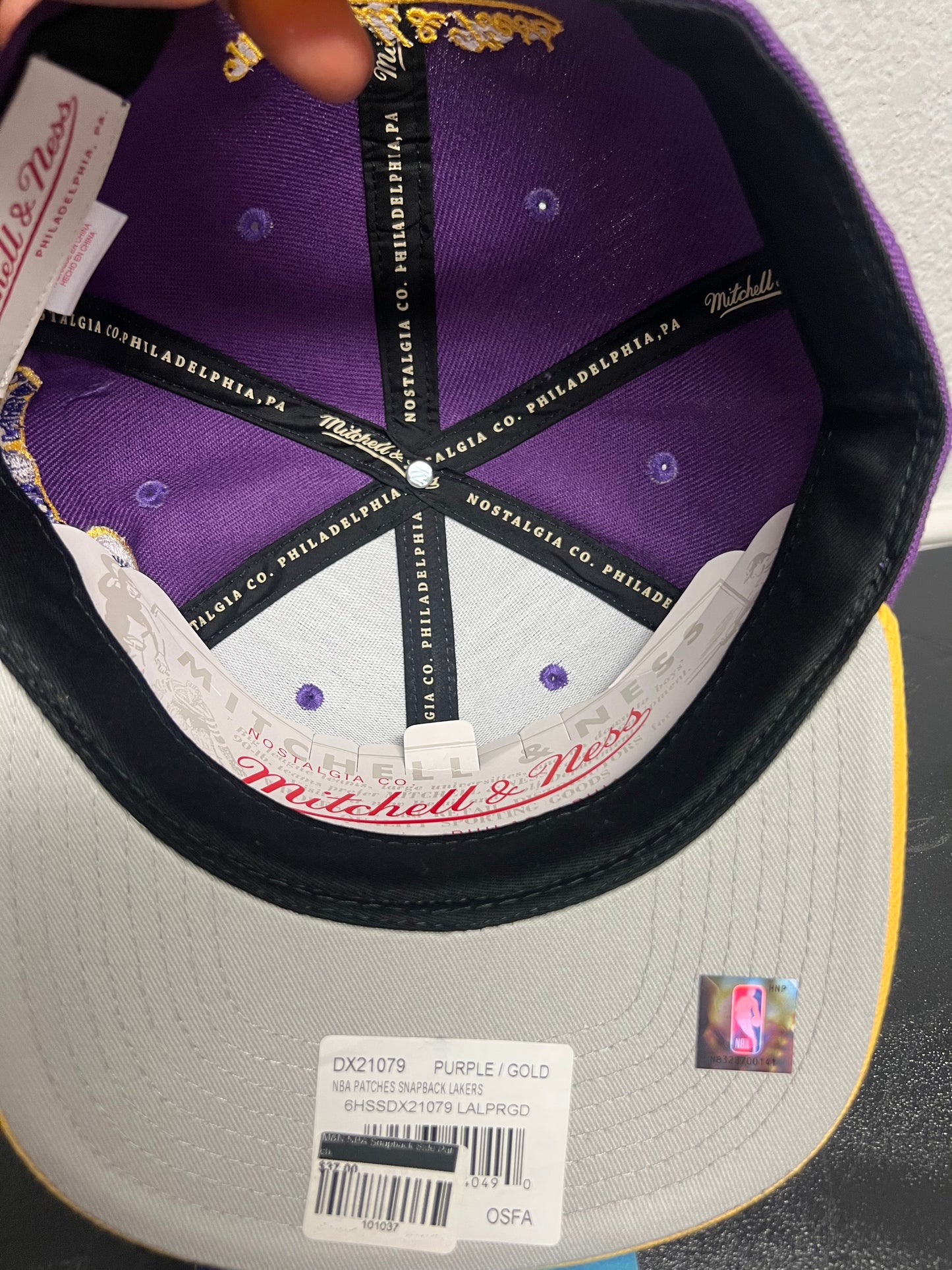Los Angeles Lakers 2010 NBA champions Mitchell & Ness hat