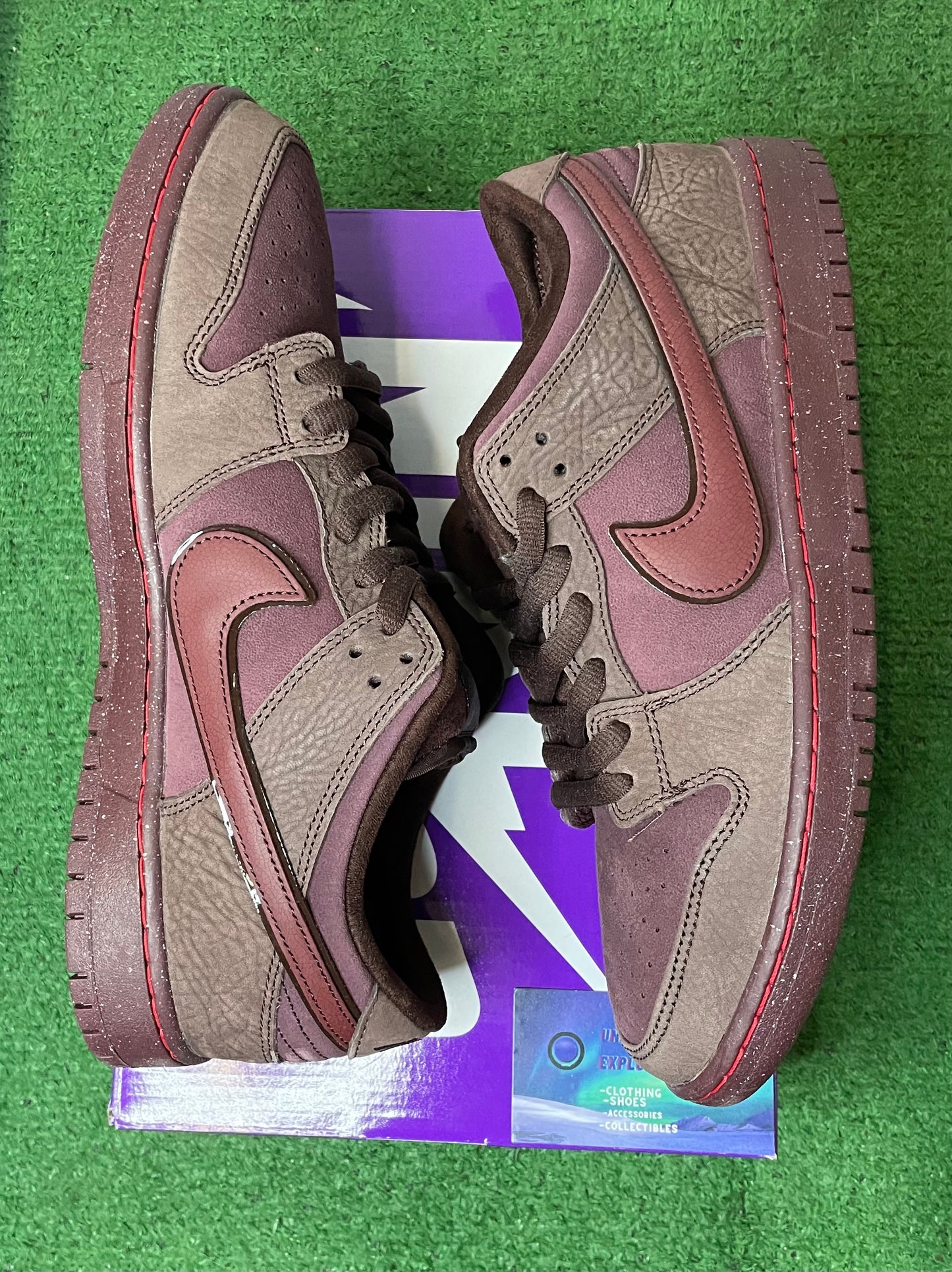 Nike sb dunk low city of love burgundy