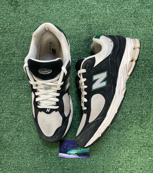 New Balance 2002R black Marsh green size 11.5men/13women