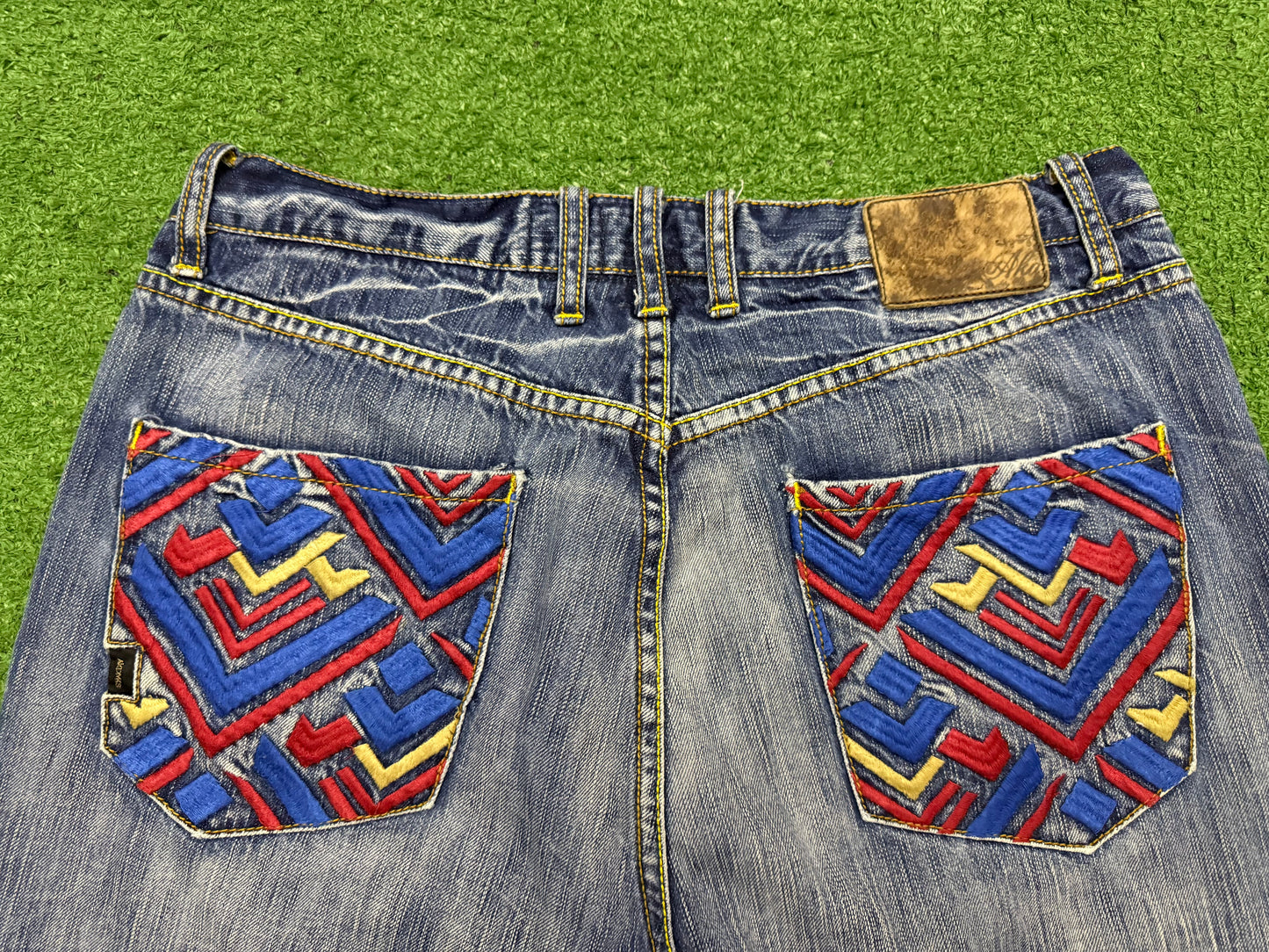 Vintage Akademiks Jeans