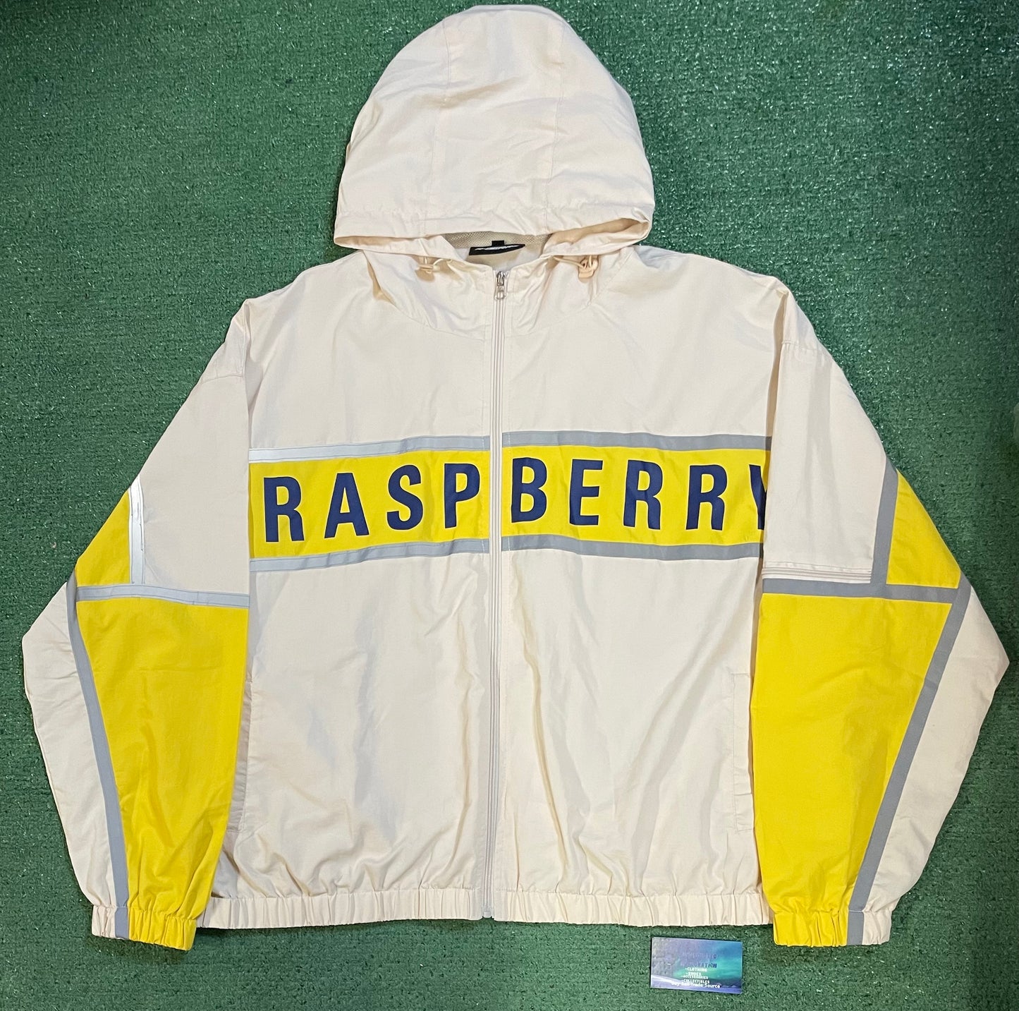 Gv Gallery Raspberry Hills cream and yellow windbreaker