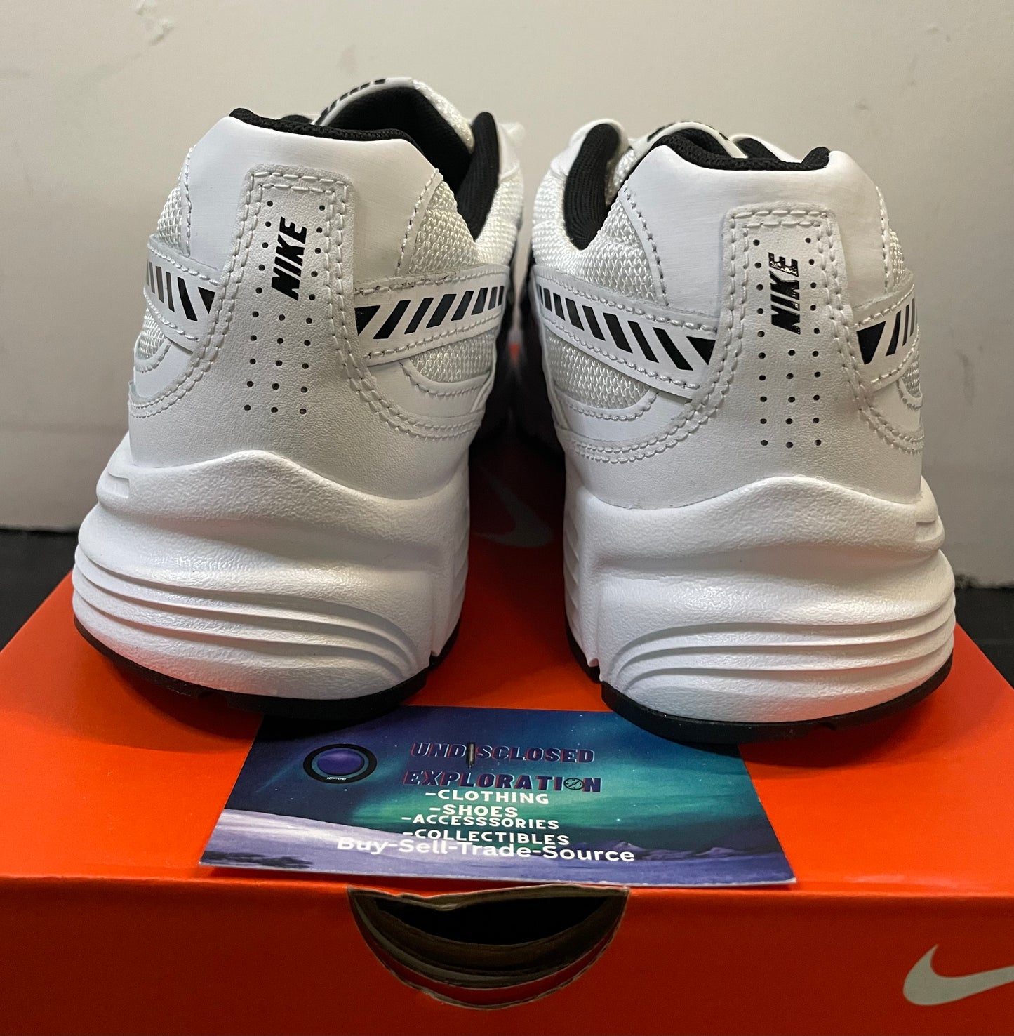 Nike Initiator white metallic silver