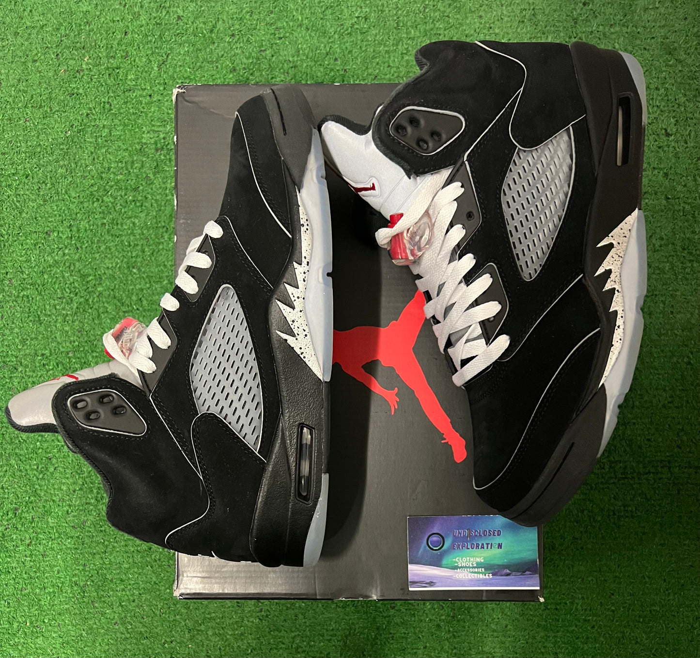 Jordan 5 Black metallic reimagined size 9.5men/11women