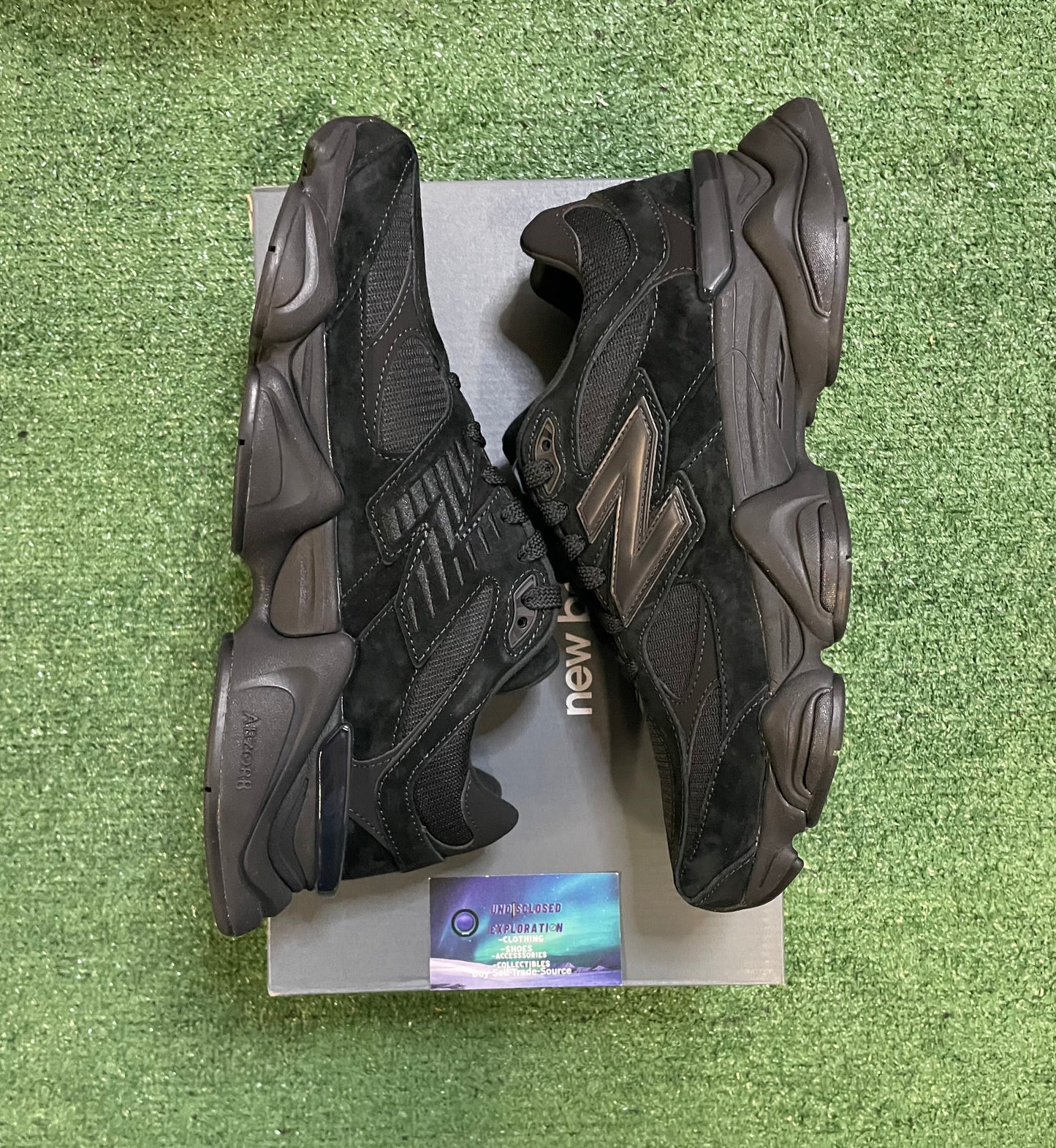 New Balance 9060 triple black