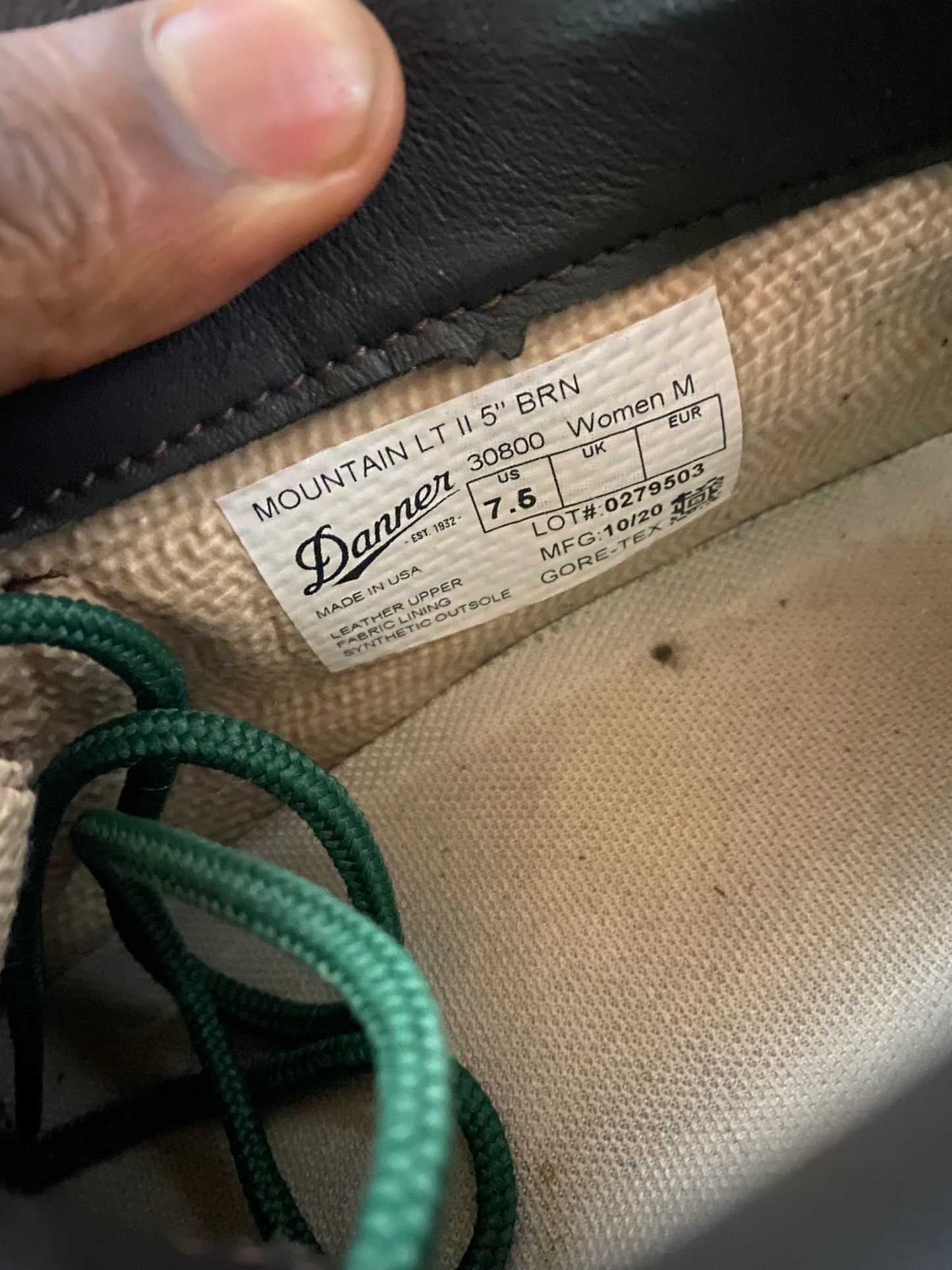 Danner mountain Light ll brown size 6men/7.5women