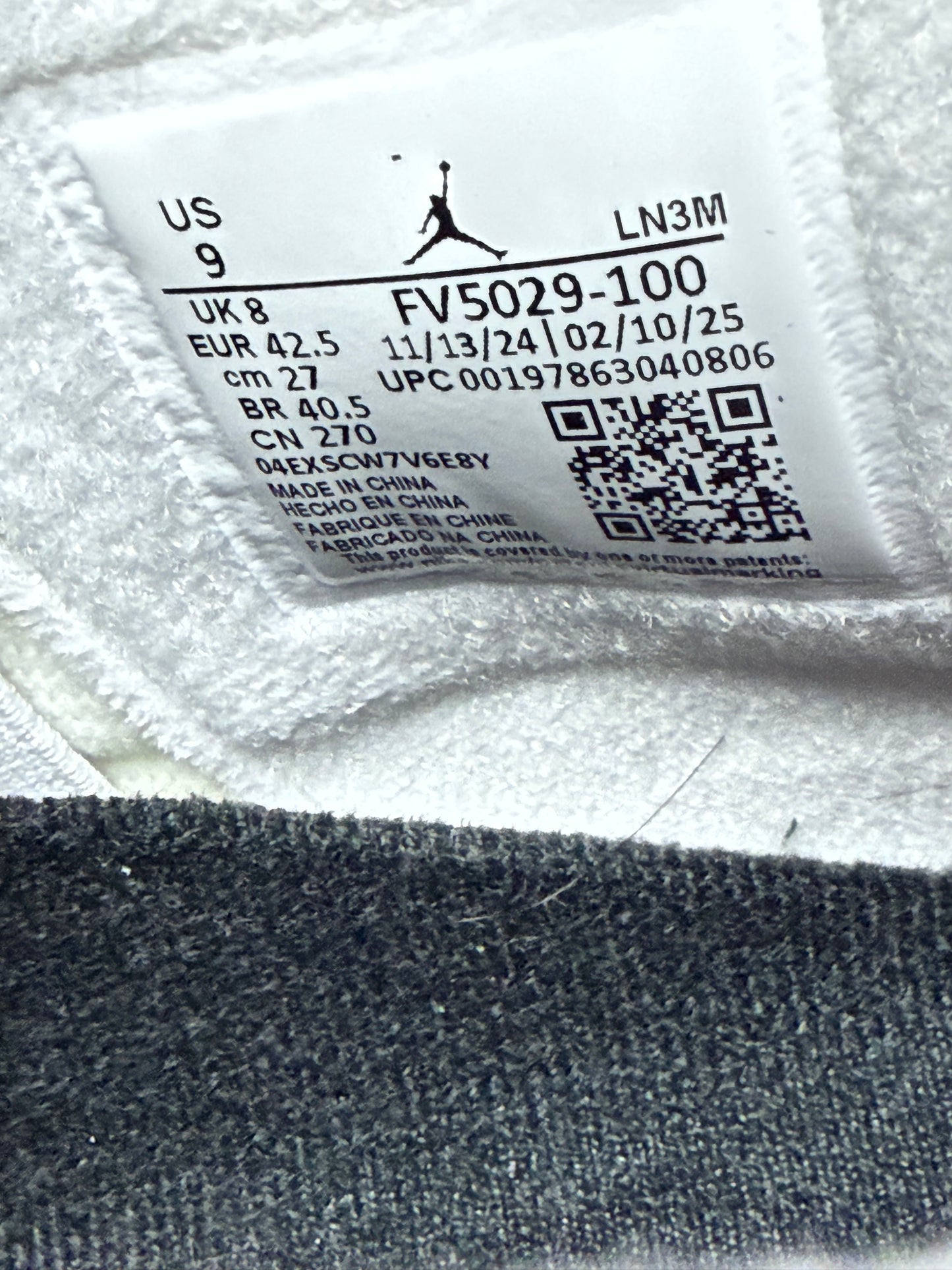 Jordan 4 White Cement 9 Men/10.5 Women “Preowned”