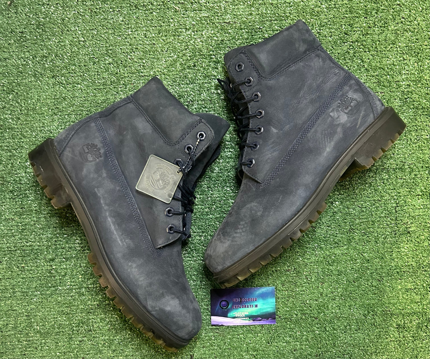 Timberland 6 inch dark blue suede boot 10.5men/12women